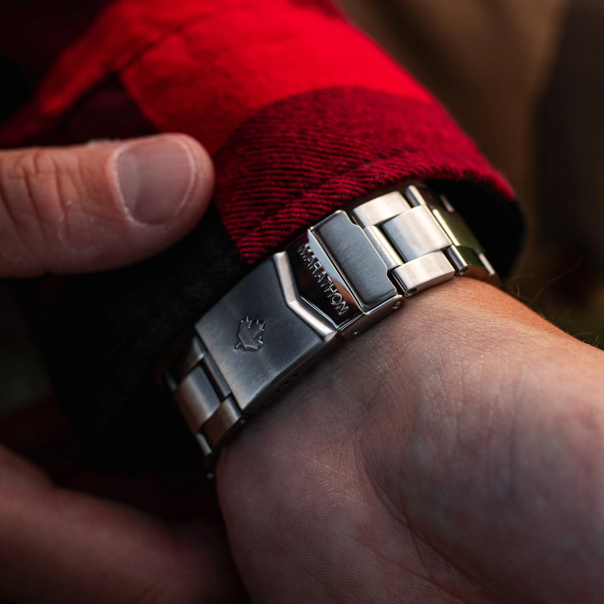 41MM ARCTIC RED MAPLE LARGE DIVERS AUTOMATIC (GSAR) WITH STAINLESS STEEL BRACELET RED MAPLE ARCTIC GSAR | White Dial - Image 4