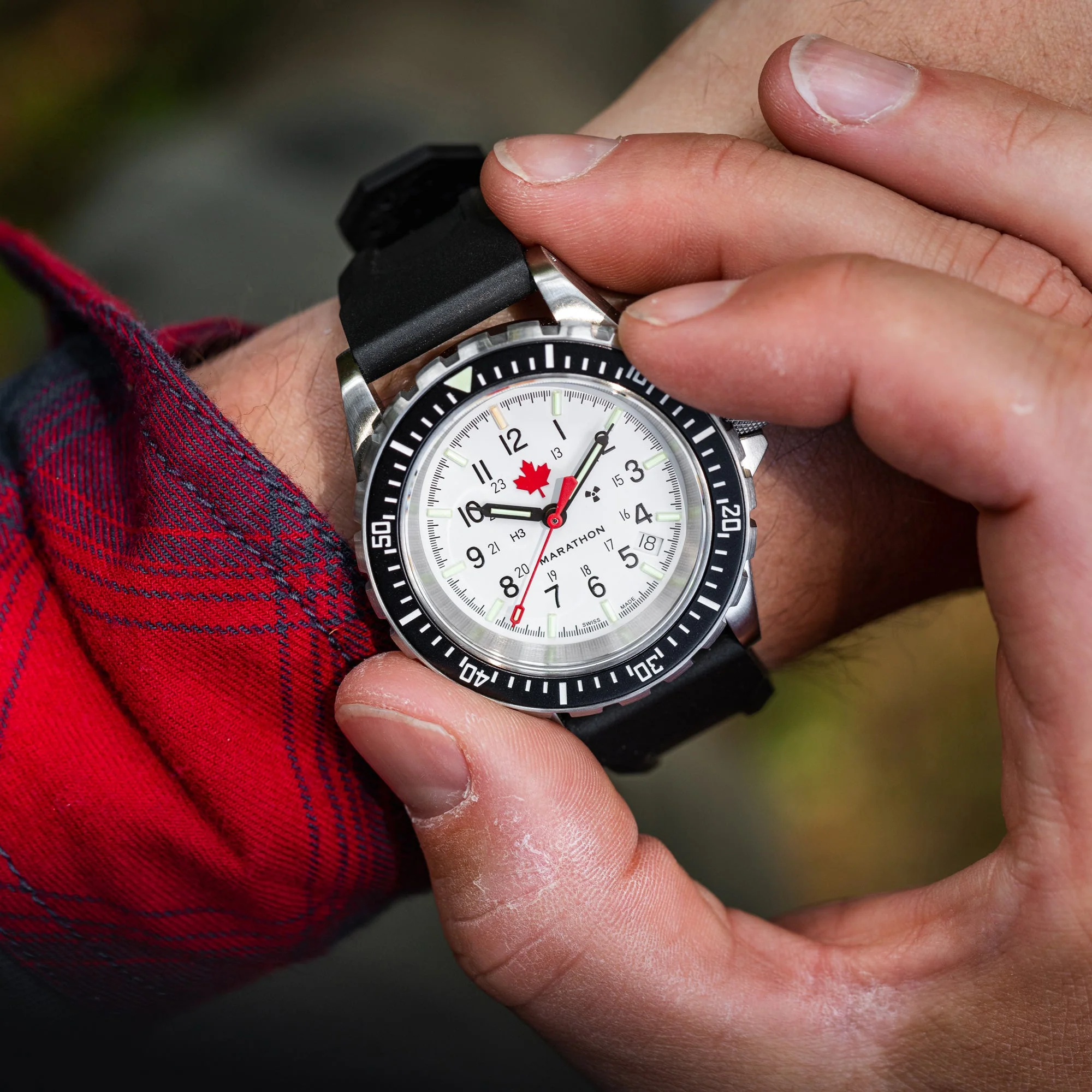 41MM ARCTIC RED MAPLE LARGE DIVER'S AUTOMATIC (GSAR) RED MAPLE ARCTIC GSAR | White Dial - Image 4