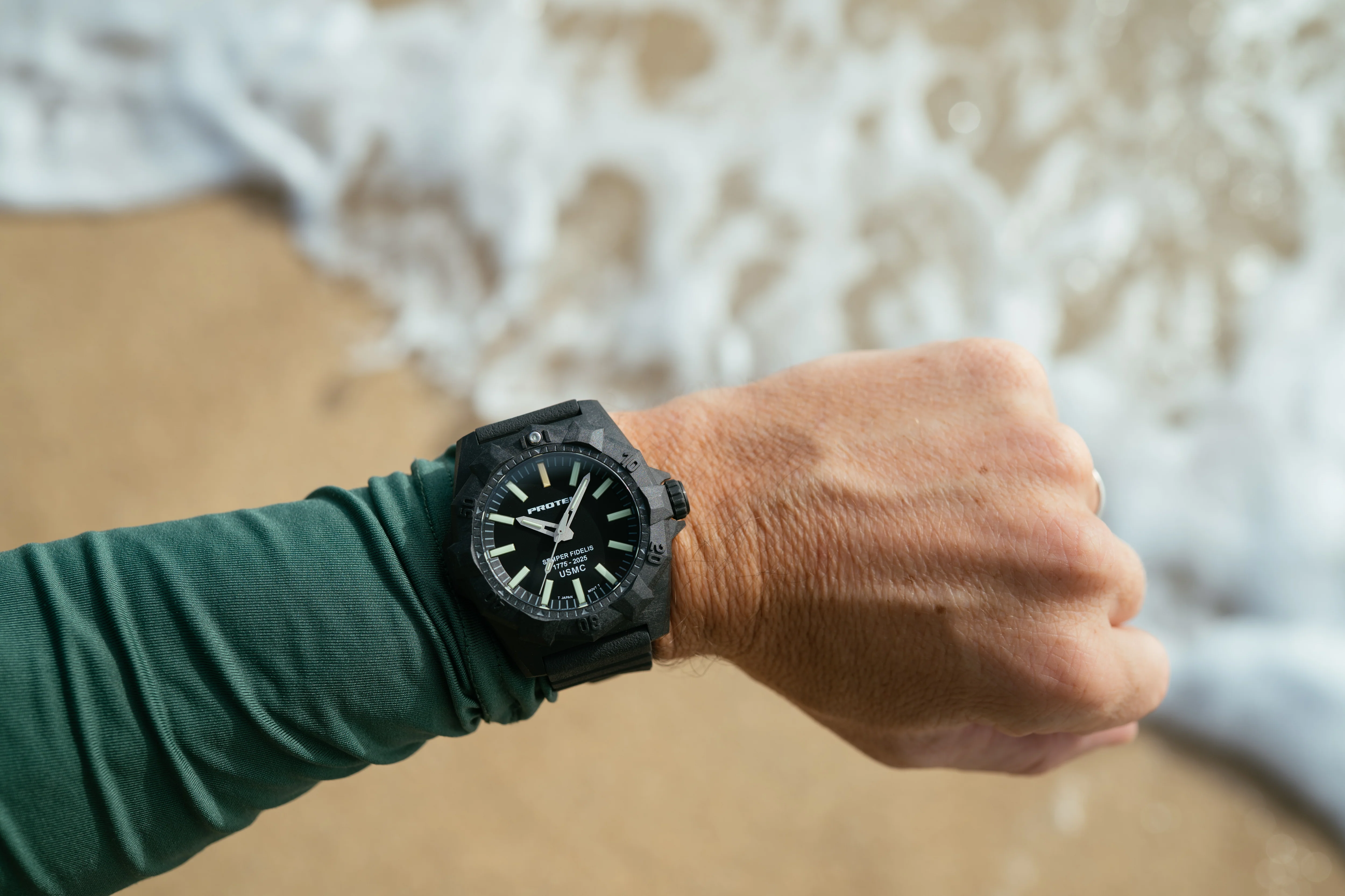 AGGRESSOR 4100 DIVE SEMPER FIDELIS SERIES Carbon/Black/Charcoal | Black Dial - Image 5
