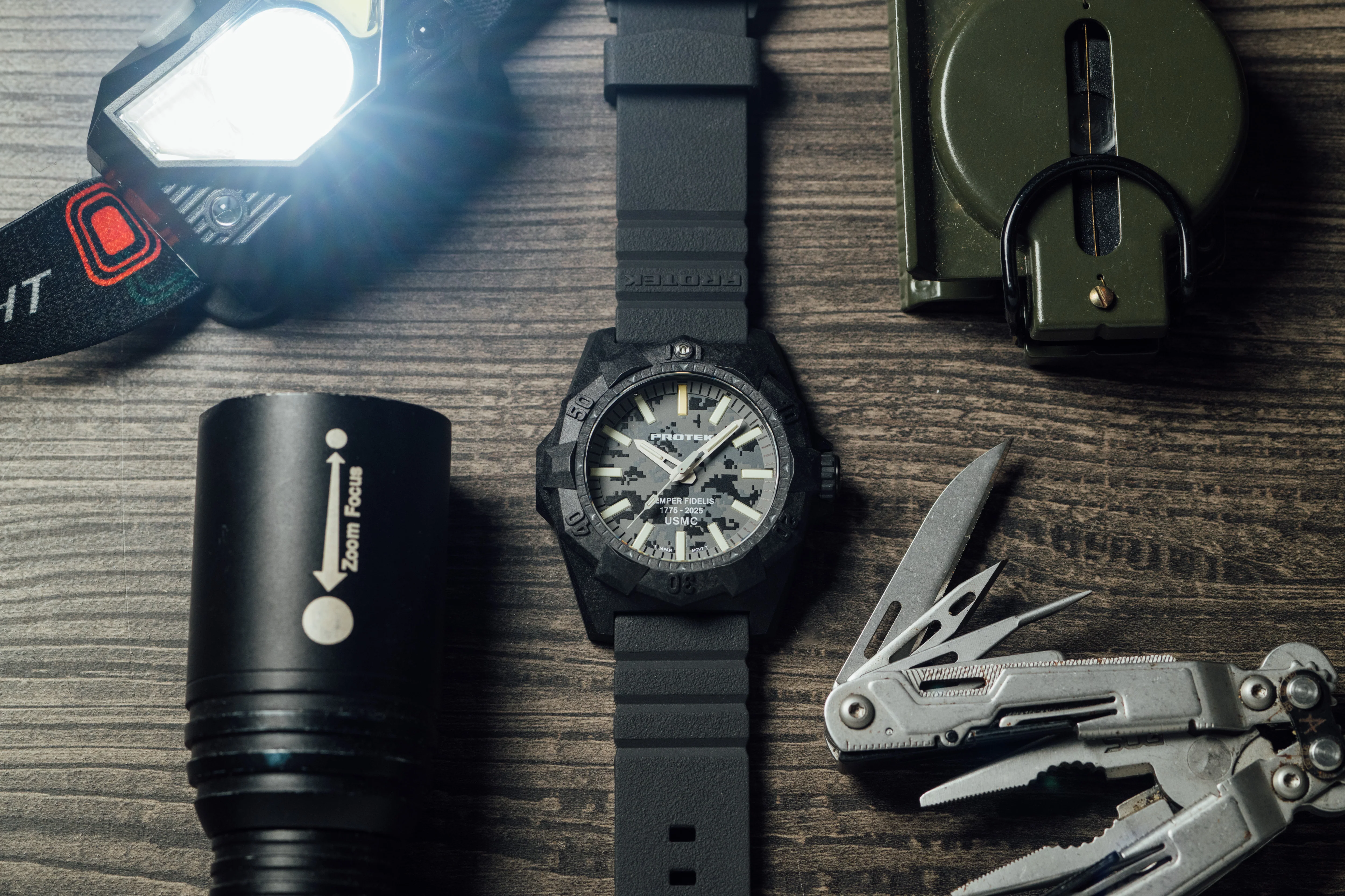 AGGRESSOR 4100 DIVE SEMPER FIDELIS SERIES Carbon/Gray MARPAT Camo/Charcoal | Gray Camo Dial - Image 4