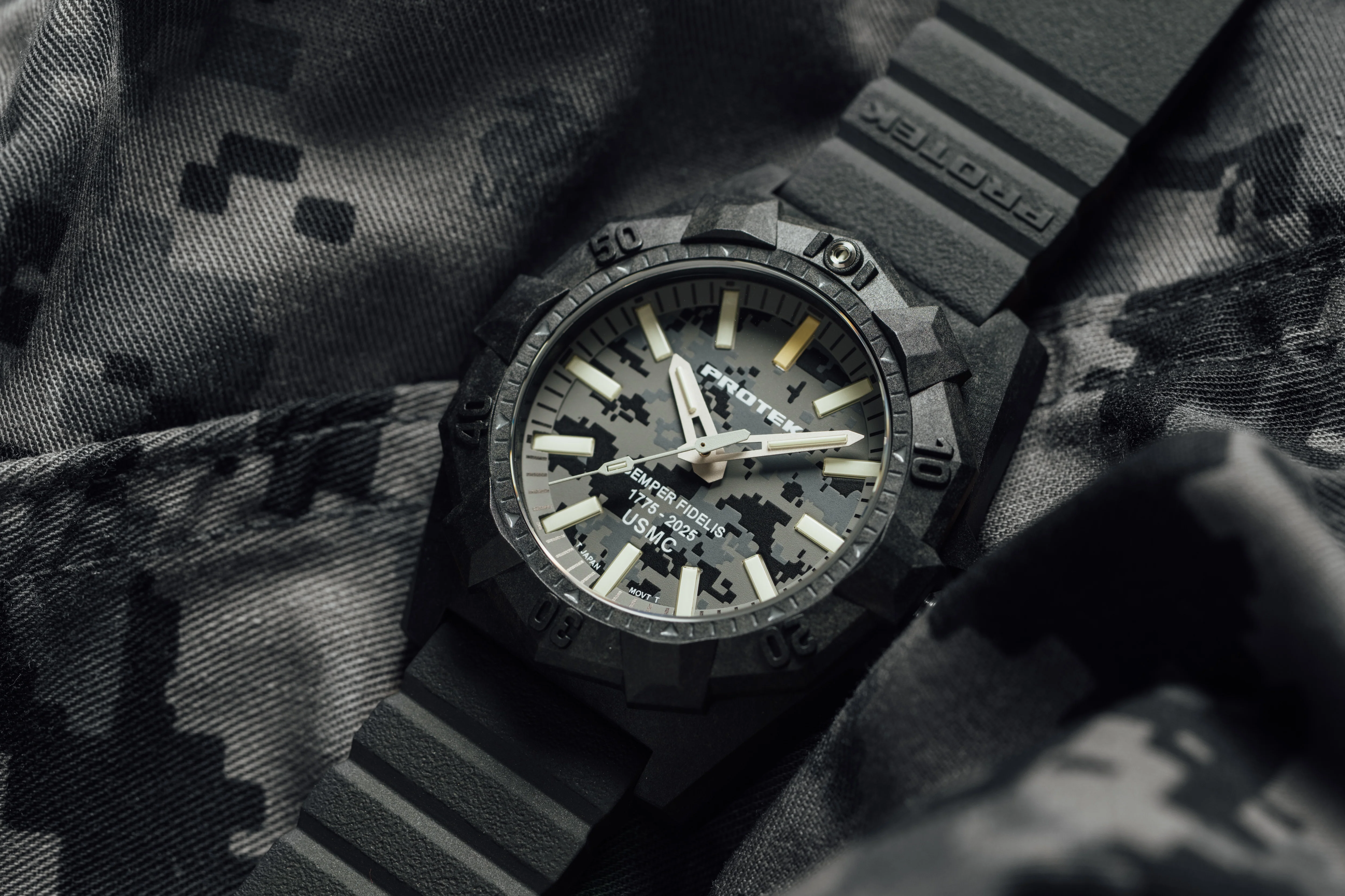 AGGRESSOR 4100 DIVE SEMPER FIDELIS SERIES Carbon/Gray MARPAT Camo/Charcoal | Gray Camo Dial - Image 6