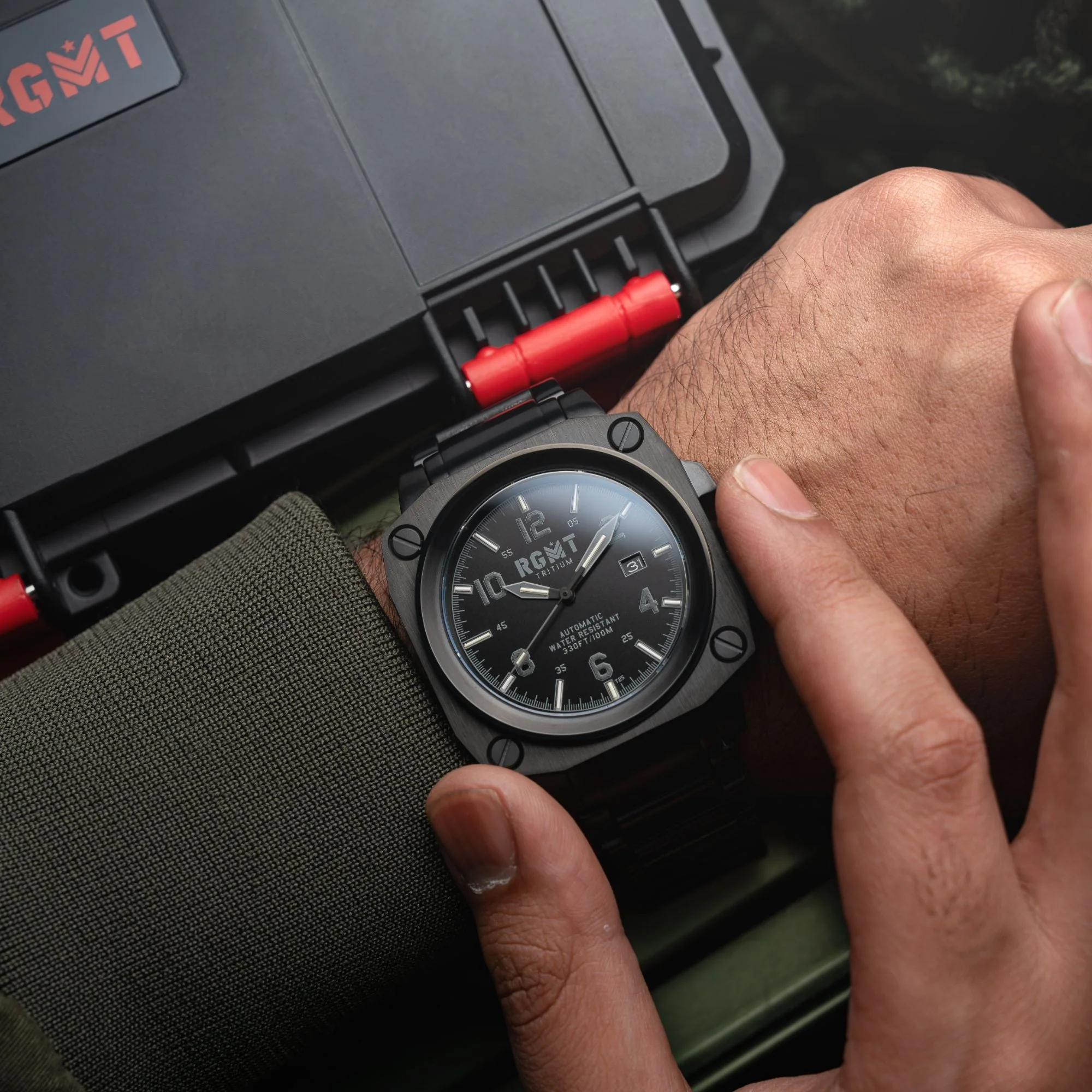Altimeter Tritium Automatic Black /Stainless Steel | Black Dial - Image 2