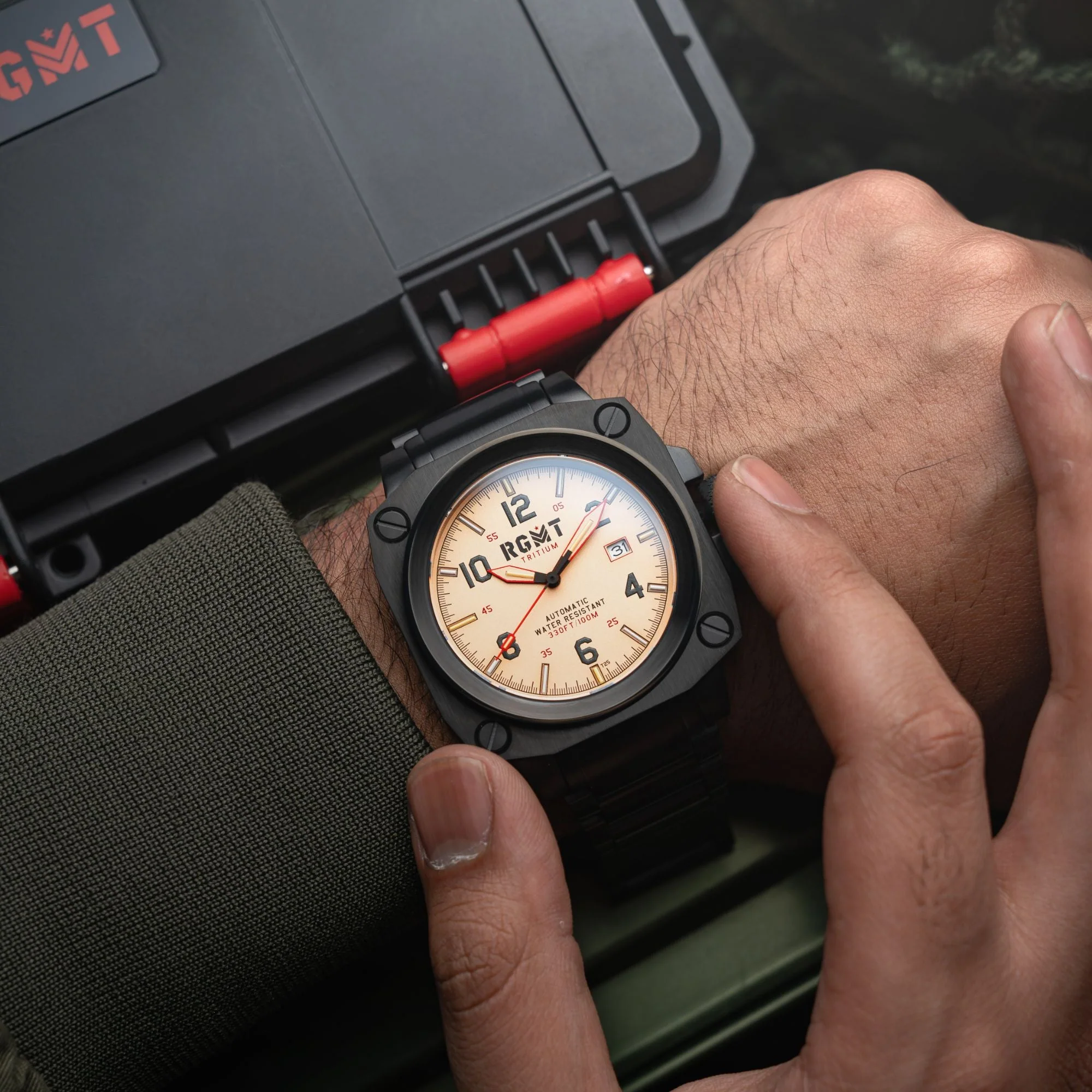 Altimeter Tritium Automatic Cream /Stainless Steel | Cream Dial - Image 2