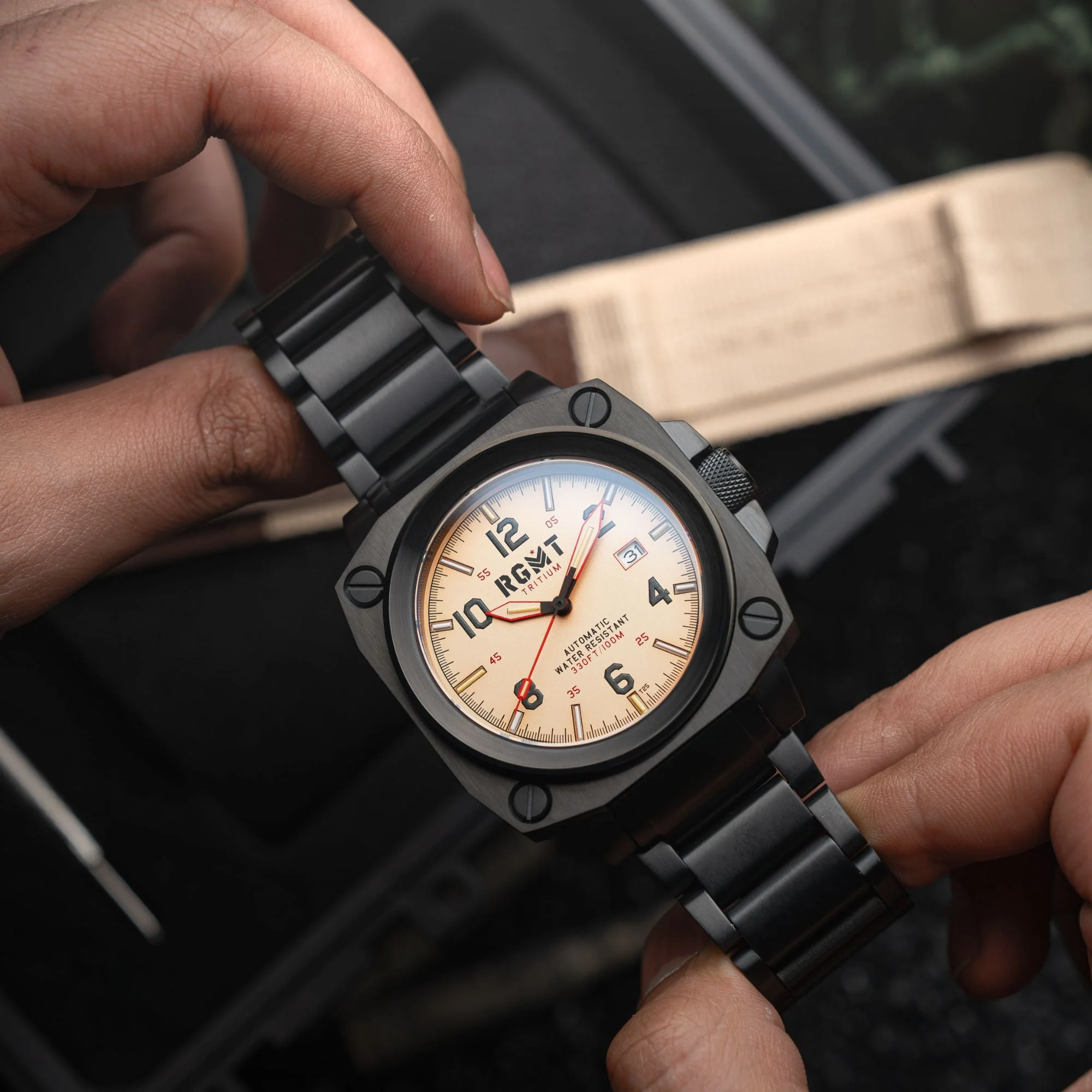 Altimeter Tritium Automatic Cream /Stainless Steel | Cream Dial - Image 4