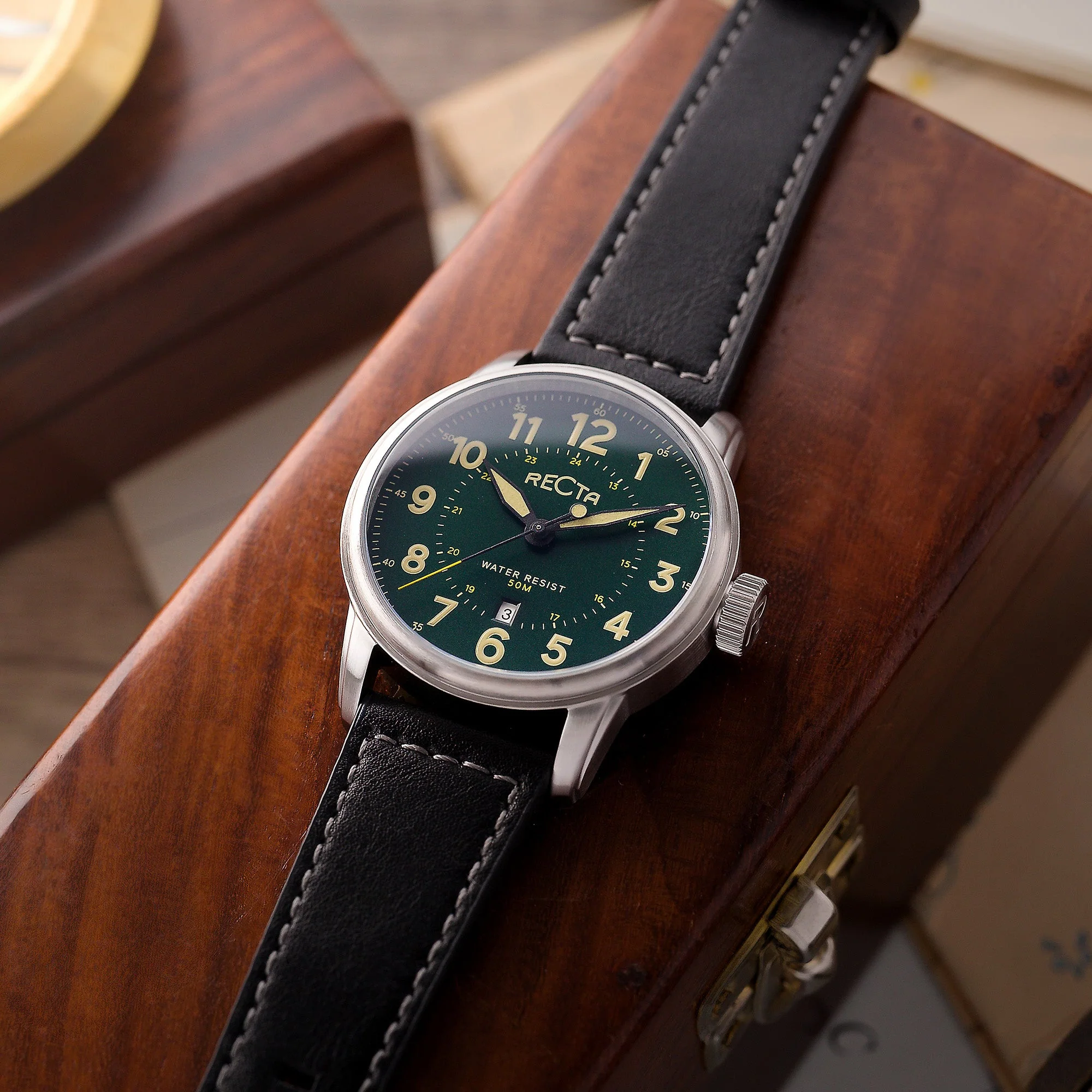 Altitude Japan Quartz Green / Leather |  Dial - Image 2