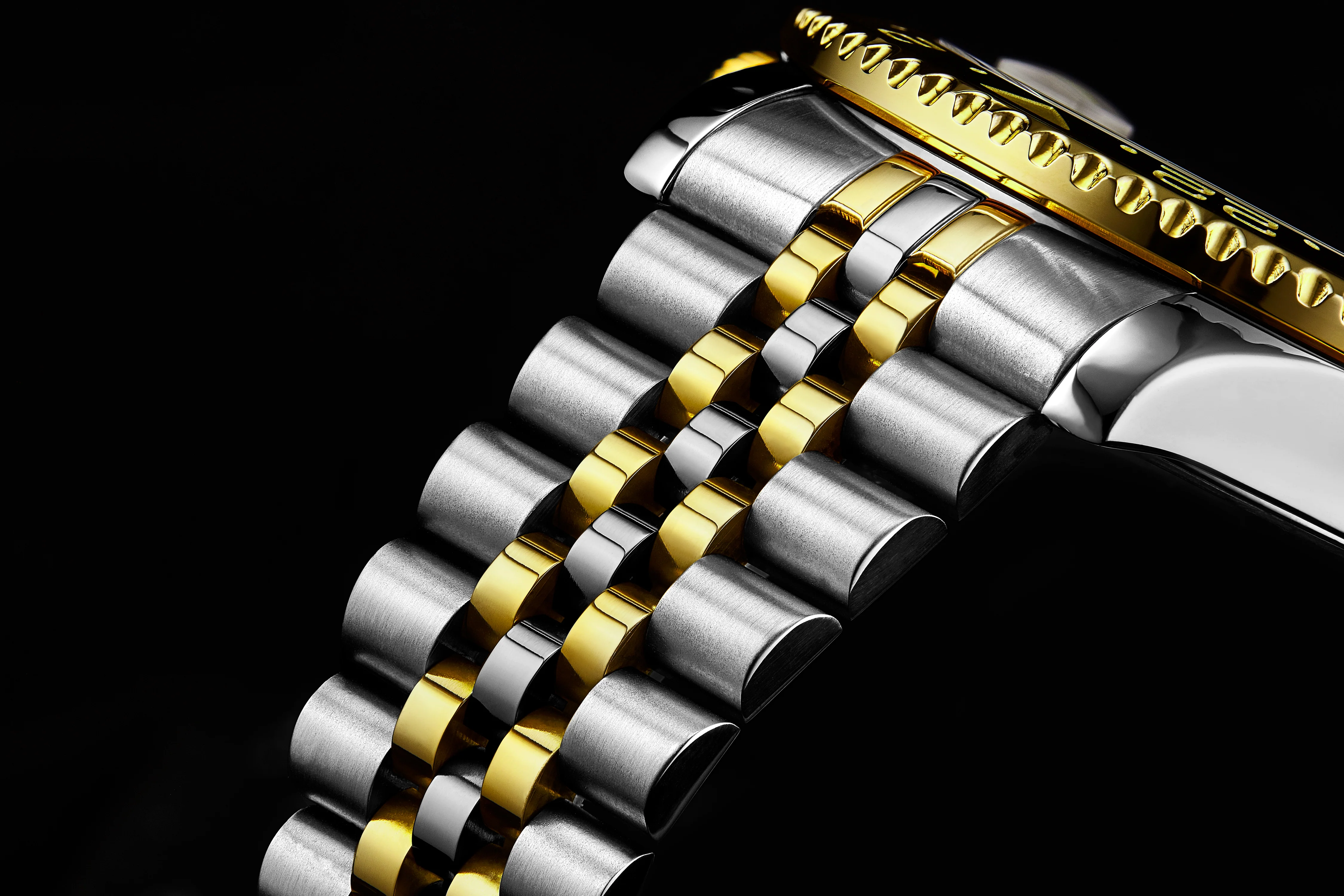 Aquadiver GMT Two Tone / Black + Gold Bezel | Black Dial - Image 3