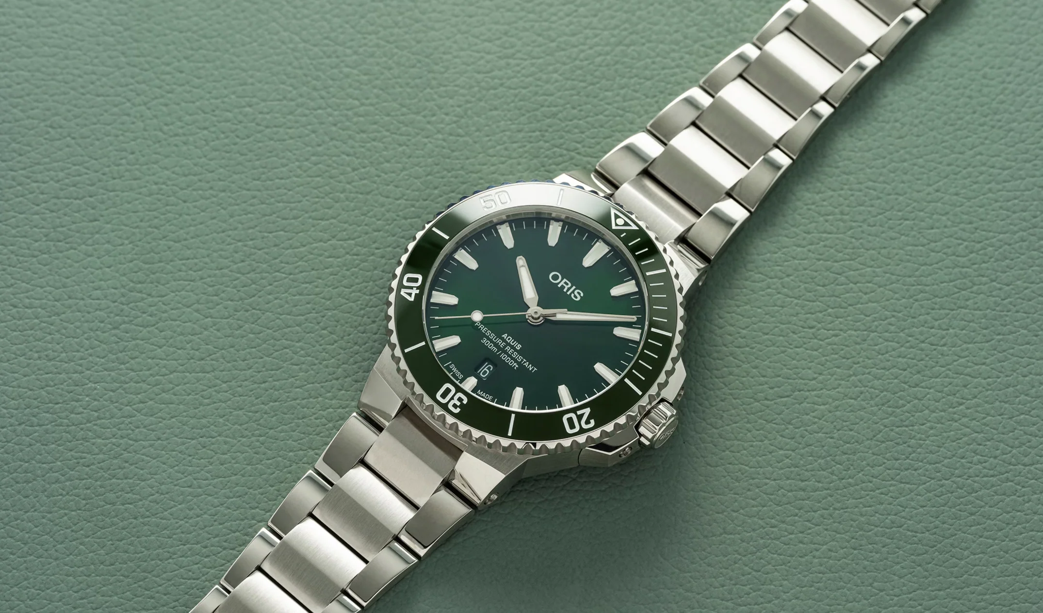 Aquis Date 41.5mm | Green Dial - Image 2