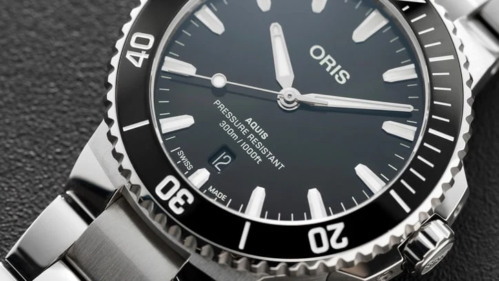 Aquis Date 41.5mm | Multi-colored Dial - Image 3