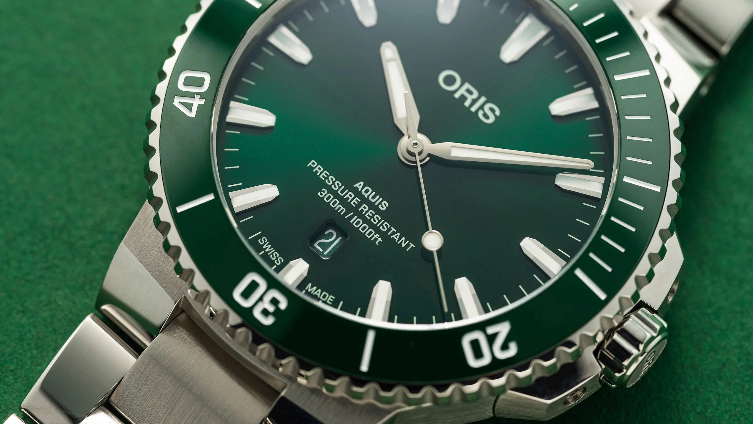 Aquis Date 43.5mm | Green Dial - Image 5