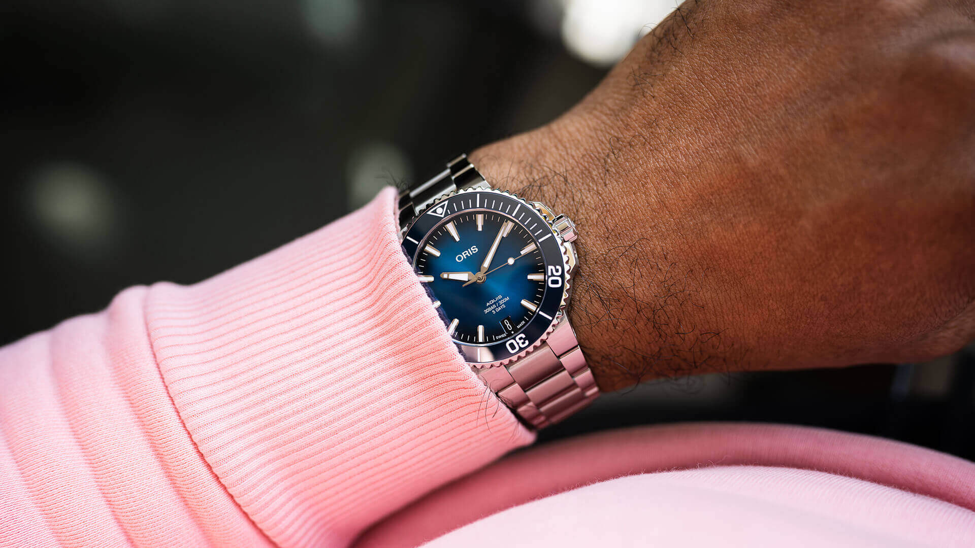 AQUIS DATE CALIBRE 400 41.5mm Blue Dial | Dial - Image 3