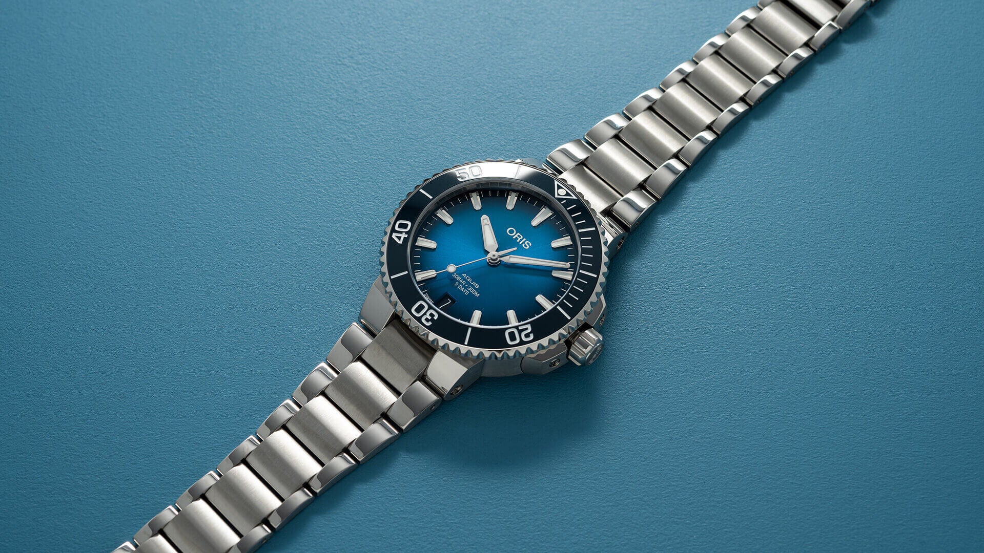AQUIS DATE CALIBRE 400 41.5mm Blue Dial | Dial - Image 4