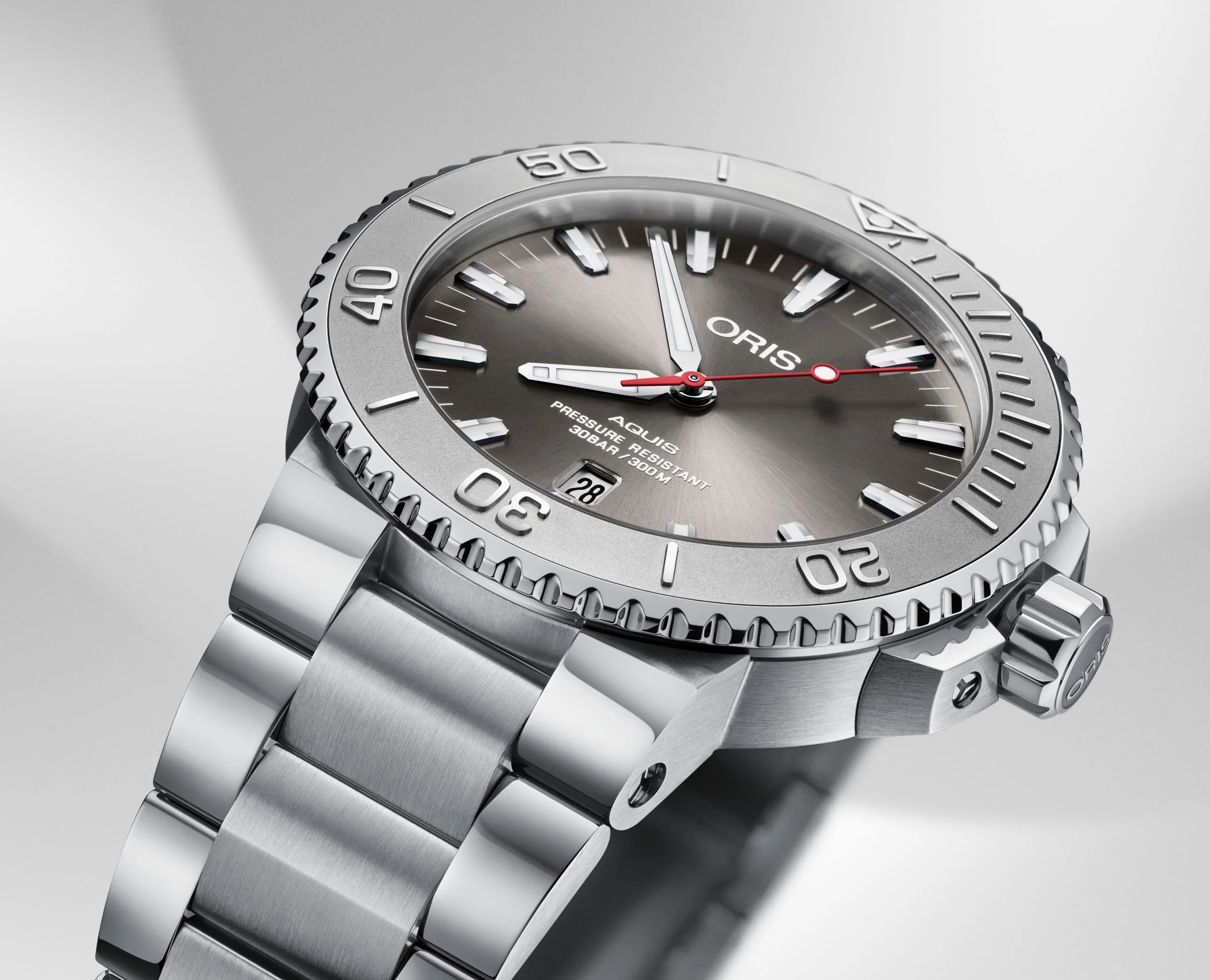 Aquis Date Relief Grey / Stainless Steel |  Dial - Image 3