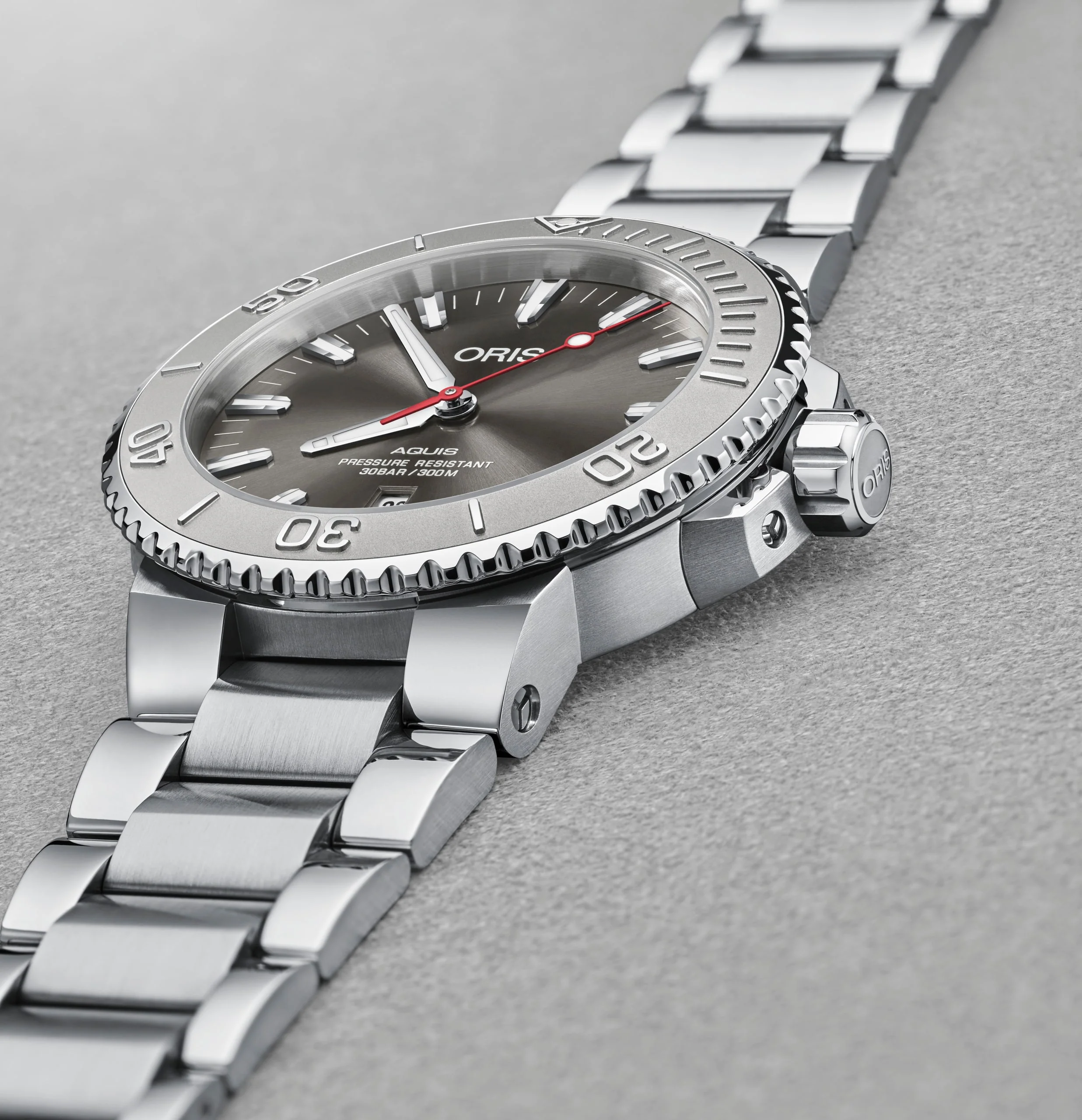 Aquis Date Relief Grey / Stainless Steel |  Dial - Image 4