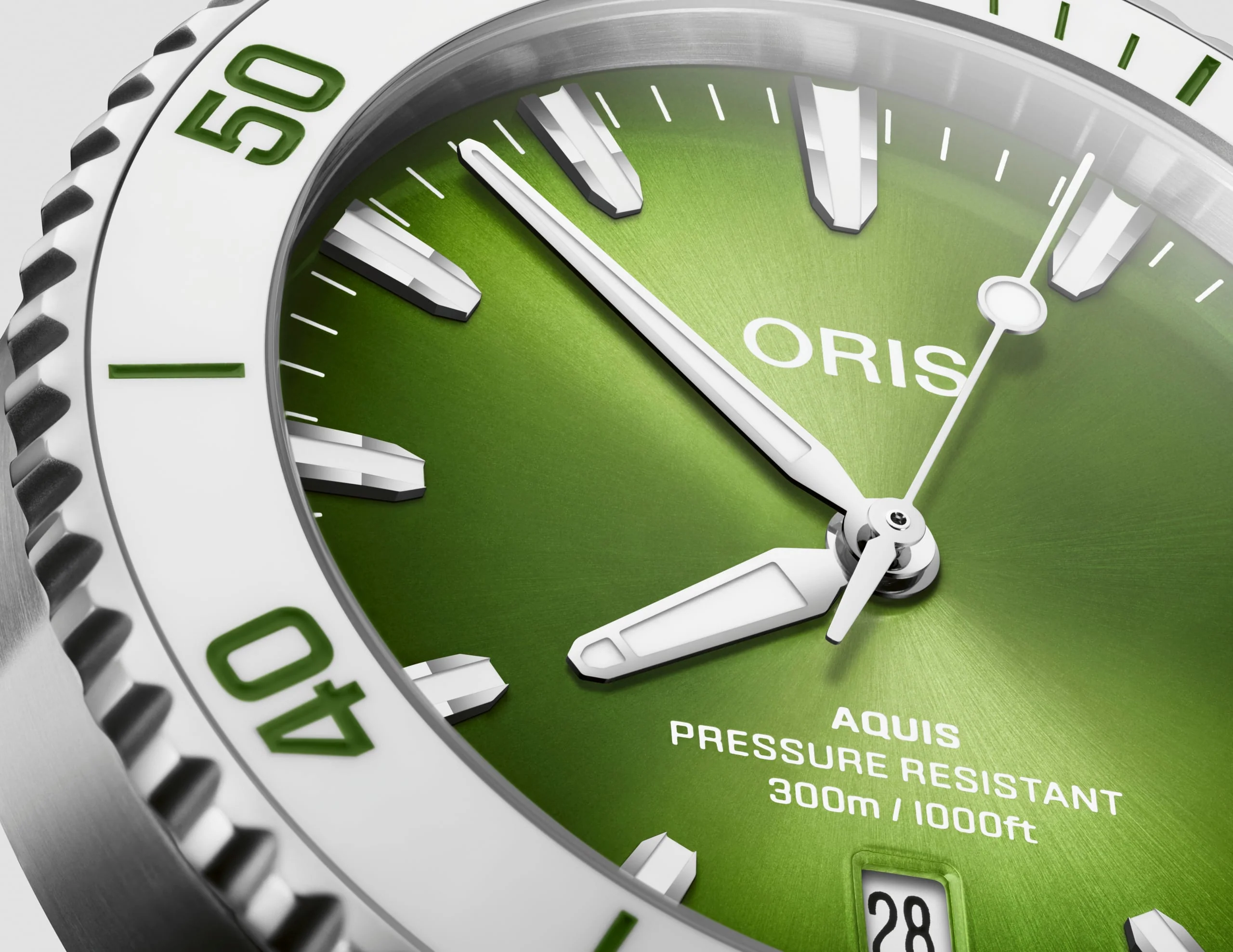 Aquis Date Taste of Summer Green | Green Dial - Image 2