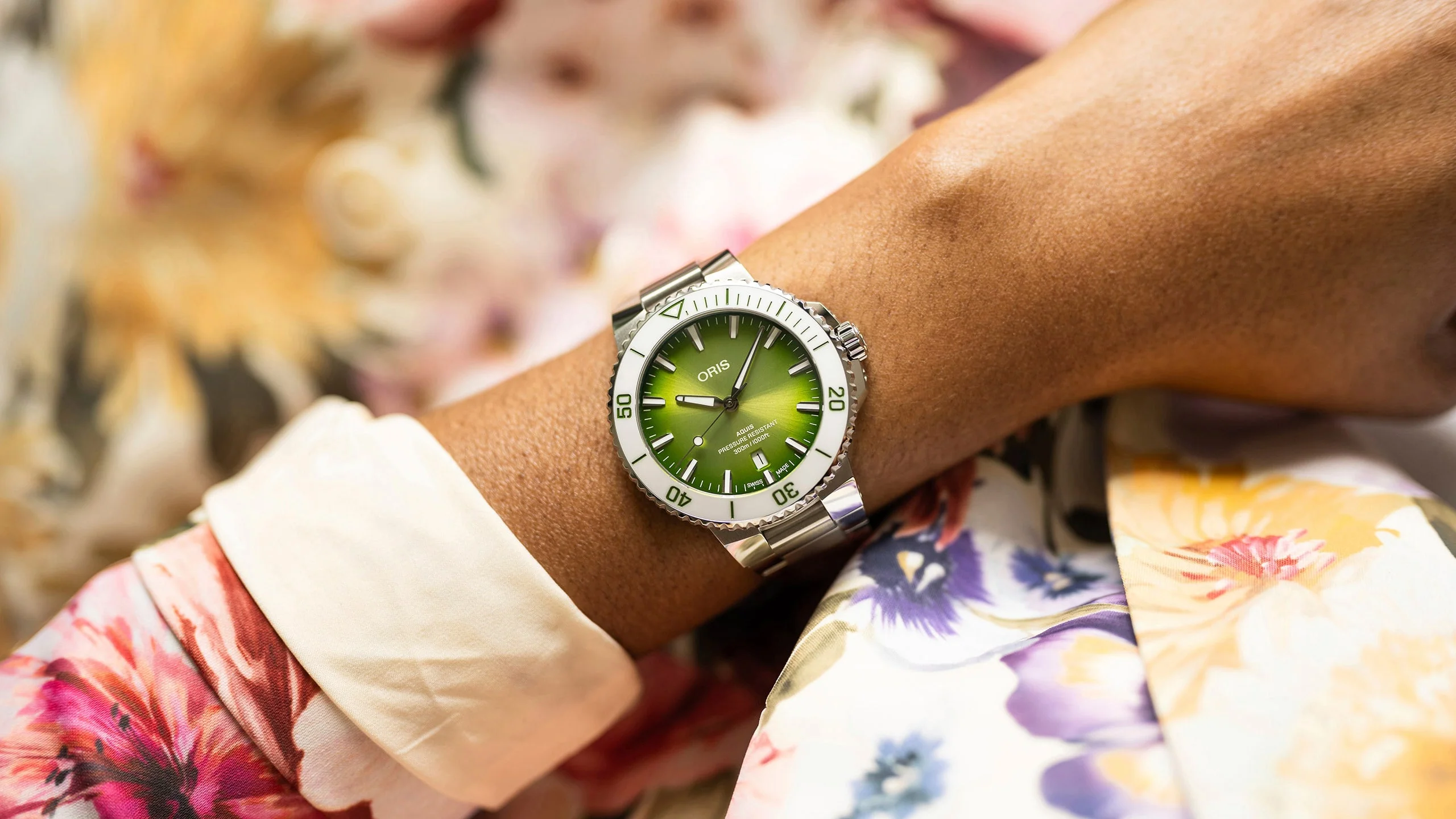 Aquis Date Taste of Summer Green | Green Dial - Image 3