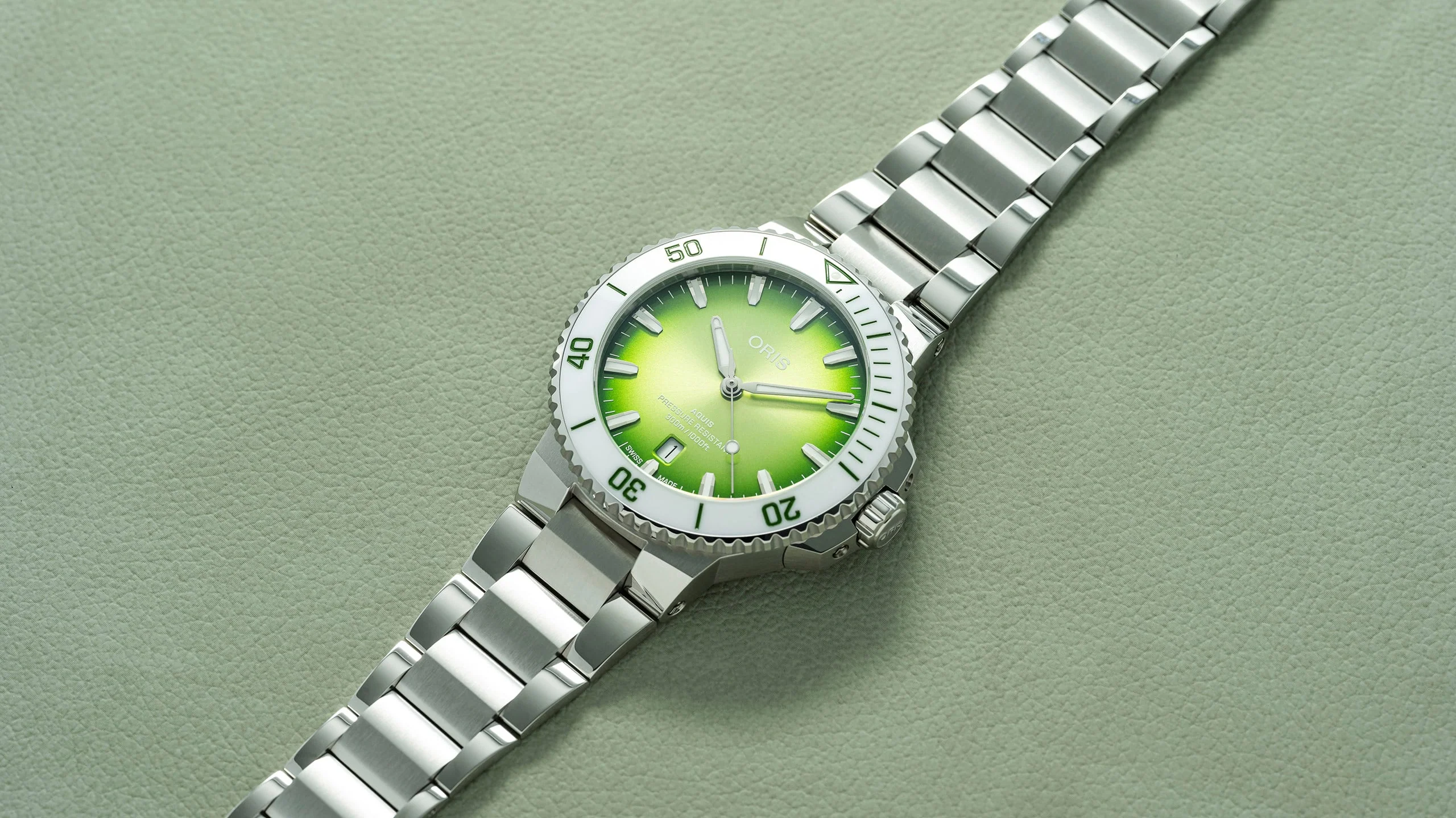 Aquis Date Taste of Summer Green | Green Dial - Image 4