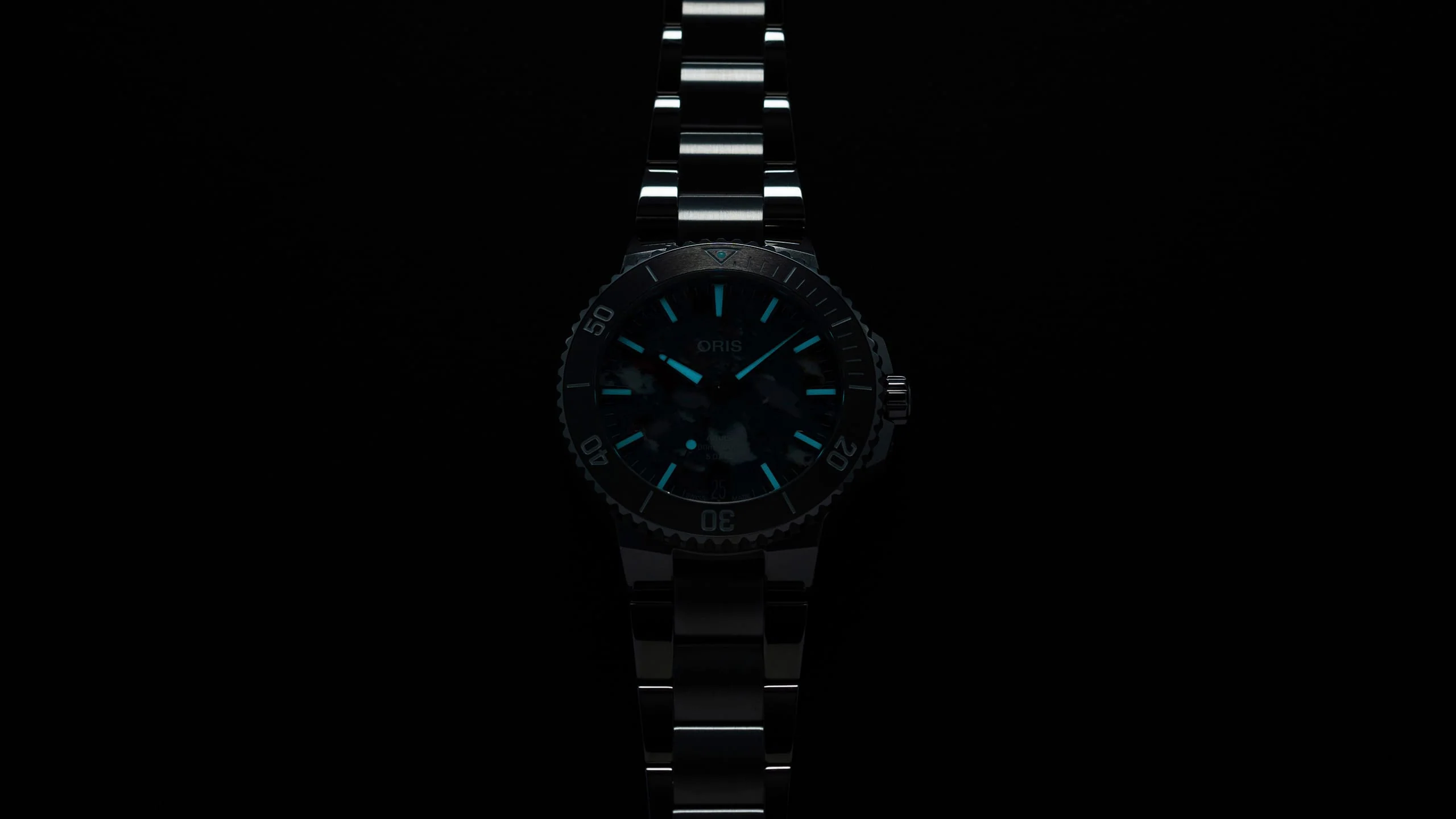 Aquis Date Upcycle Cal 400 | Blue Dial - Image 4