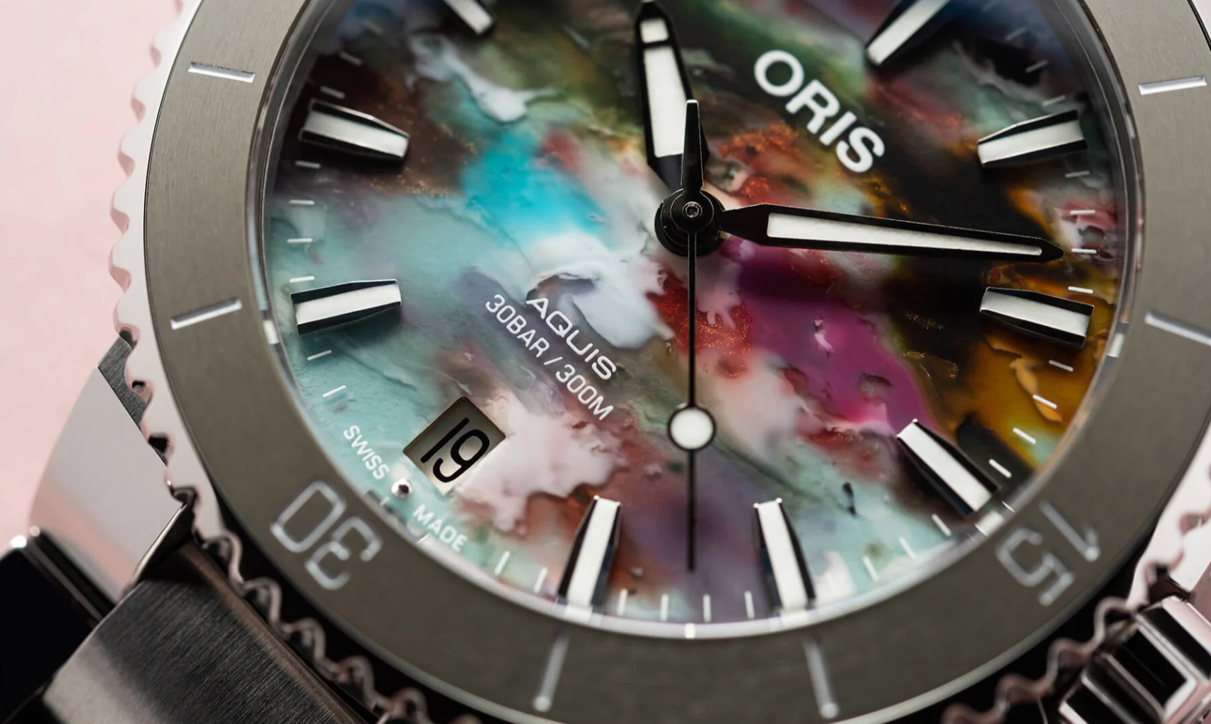 Aquis Date Upcycle 41.5mm | Multi-colored Dial - Image 3