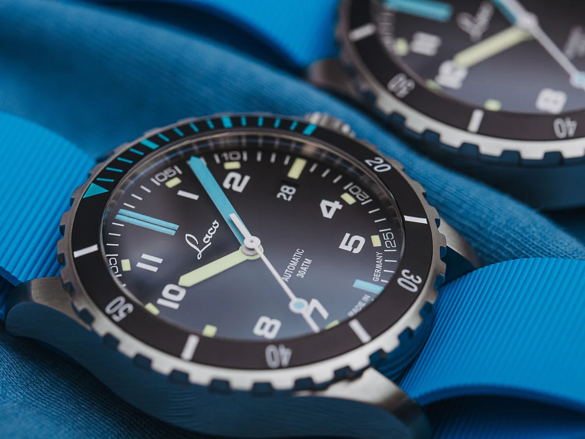 Atlantik 39.RB Rubber | Matte Black Dial - Image 3