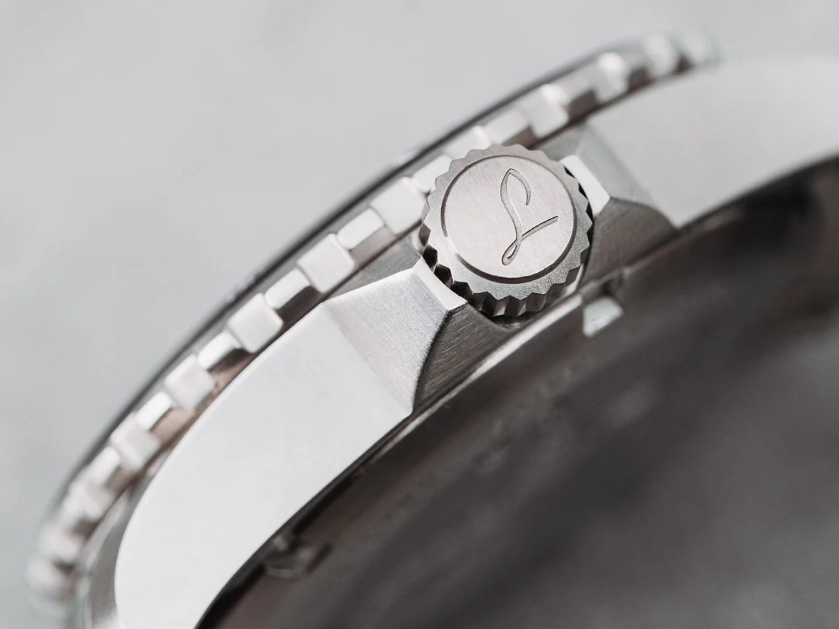 Atlantik 39.RB Rubber | Matte Black Dial - Image 4
