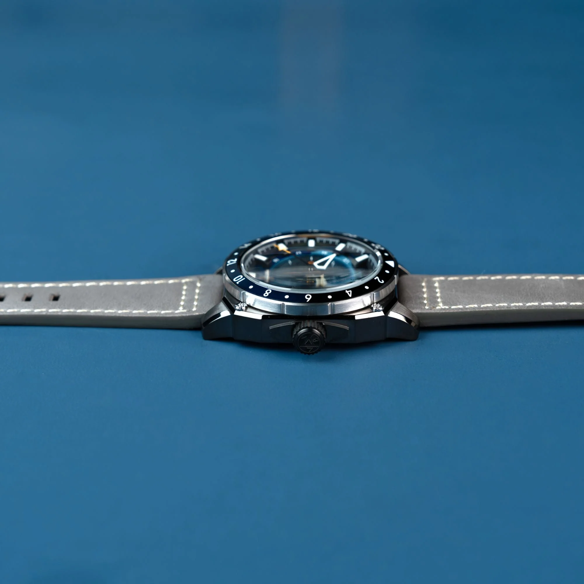 Atlas Grey / Grey | Grey Dial - Image 3