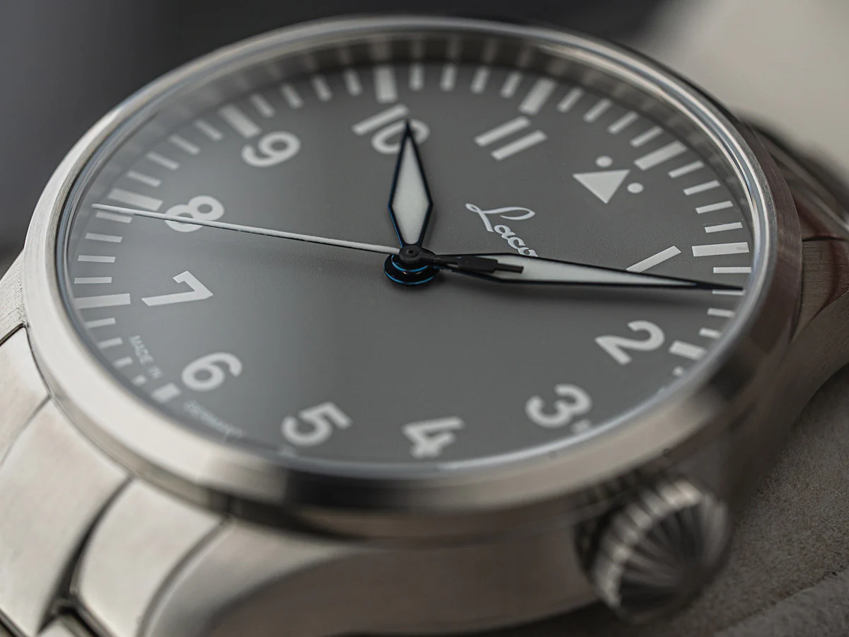 Augsburg Grau 42 Automatic / Metal Bracelet | Gray Dial - Image 4