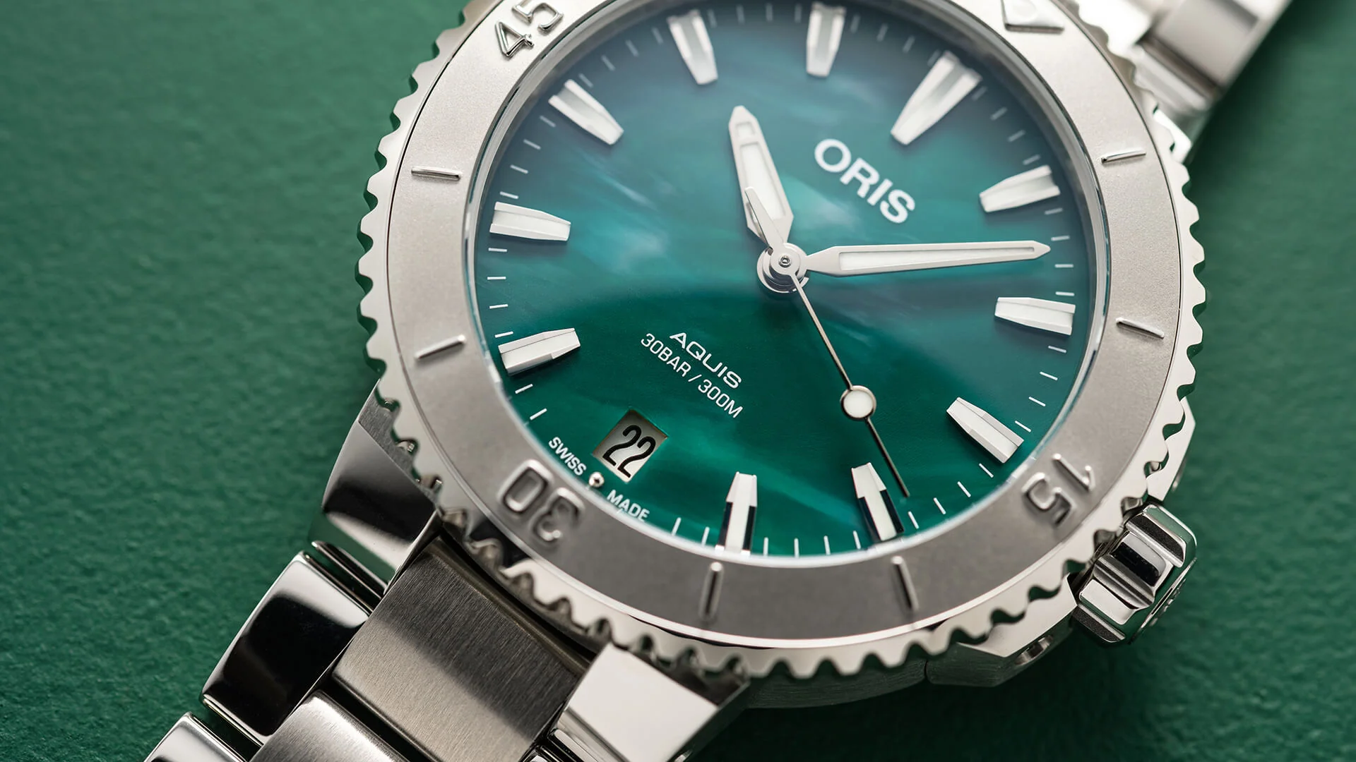 Bracenet 43.5 mm | Green Dial - Image 2