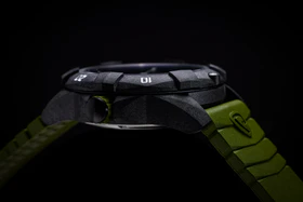 Carbon Dive CARBON CASE/BLACK&GREEN DIAL/BLACK STRAP | Black Dial - Image 4