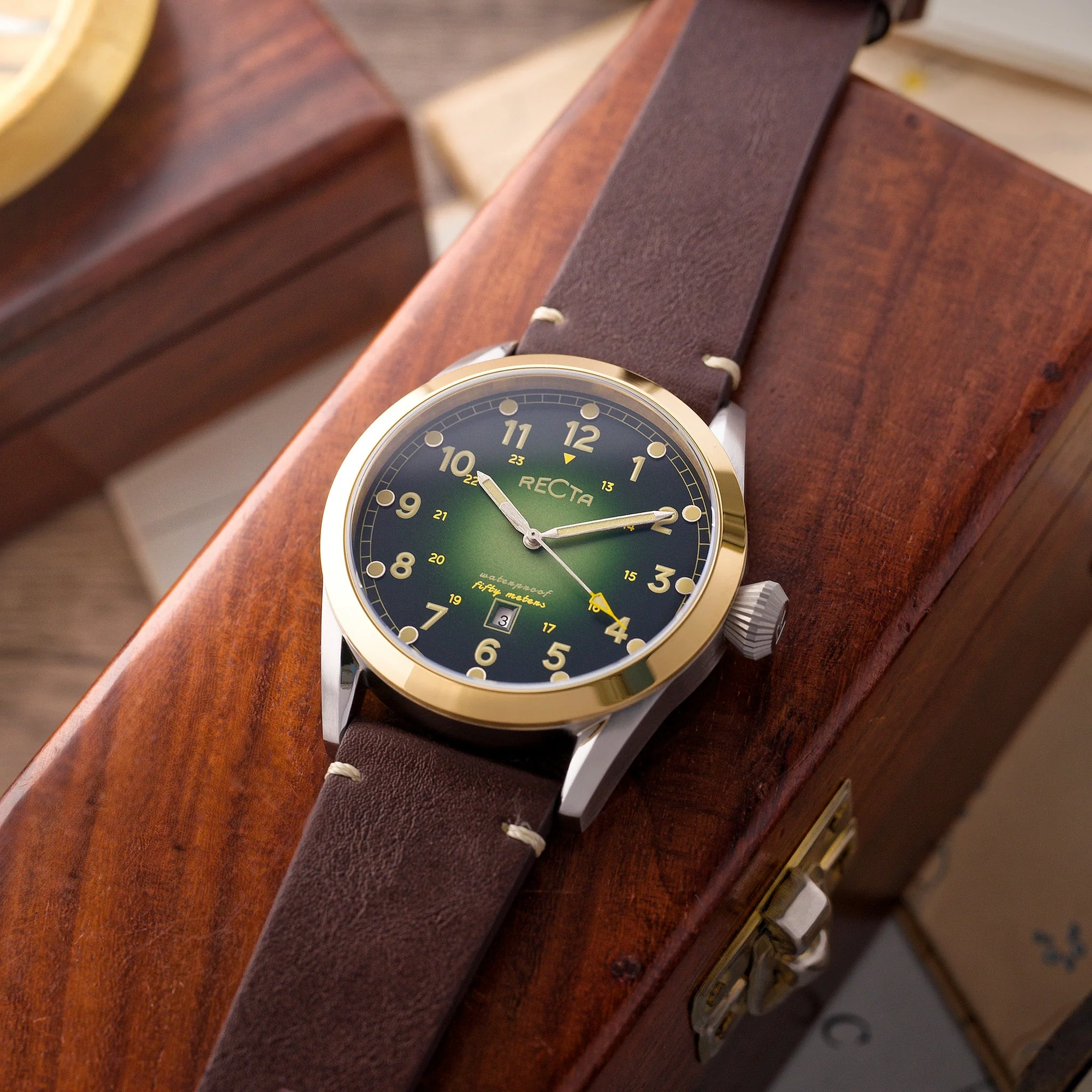 Cavalier Japan Quartz Green / Leather |  Dial - Image 2