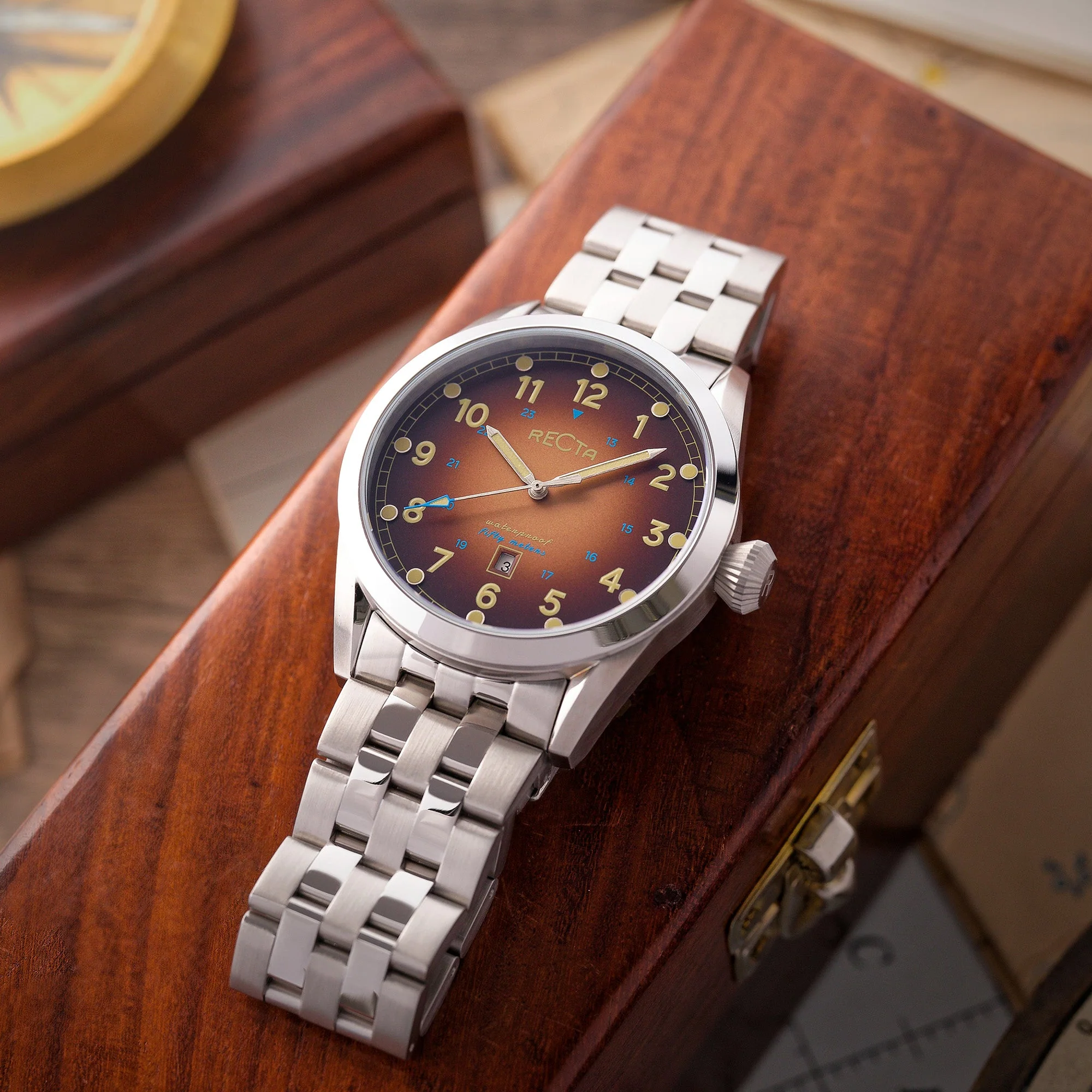 Cavalier Japan Quartz Brown / Stainless Steel | Dial - Image 2