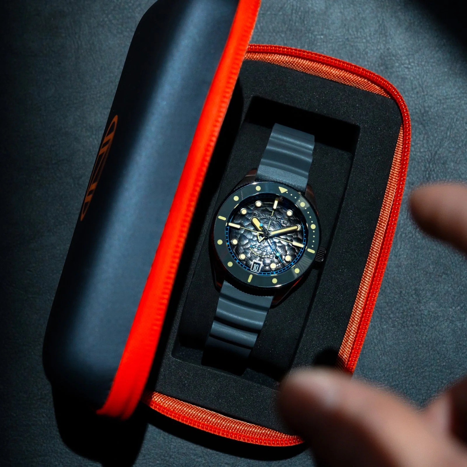 CHALLENGER AUTOMATIC Grey / Stainless Steel | Grey Dial - Image 4
