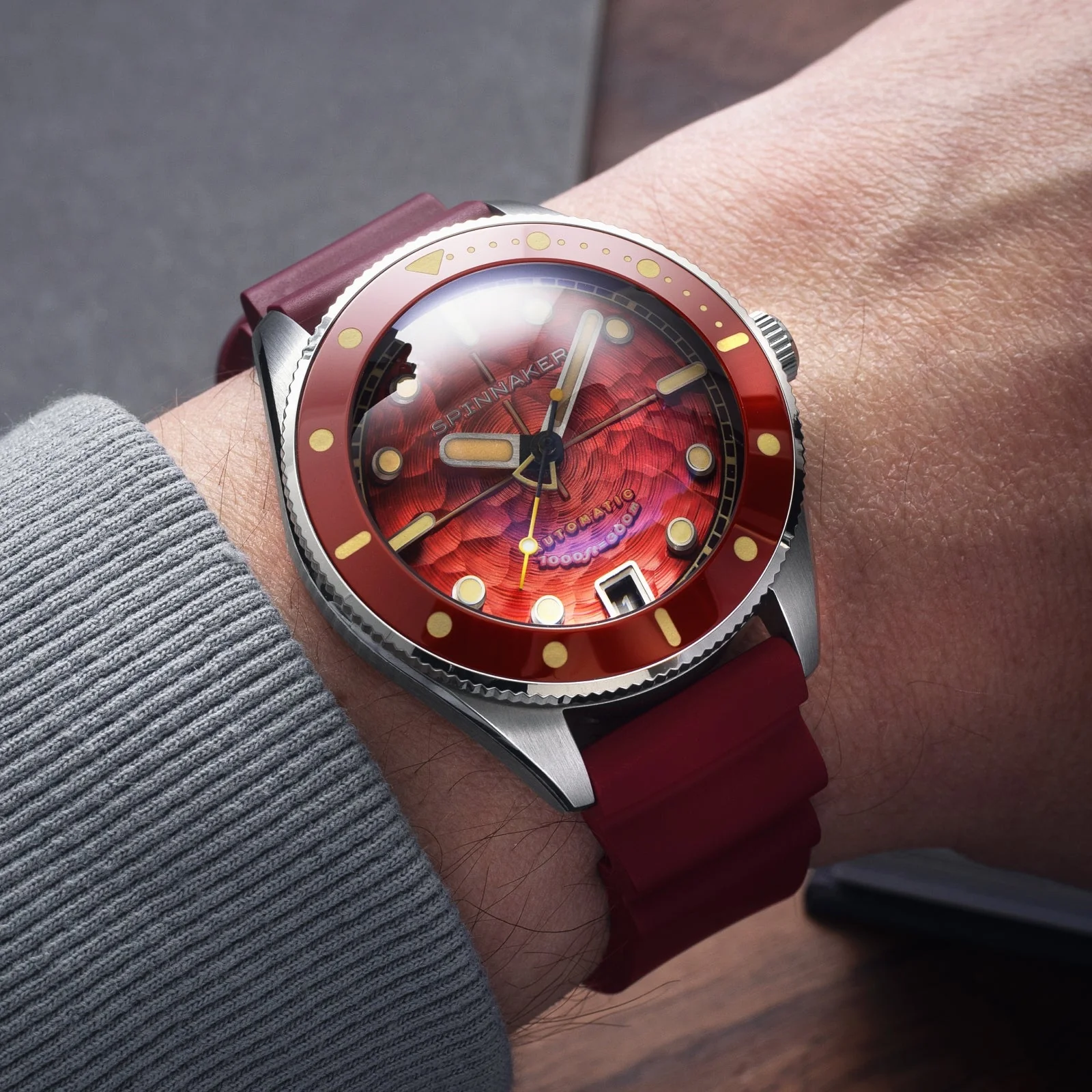 CHALLENGER AUTOMATIC Red / Stainless Steel | Red Dial - Image 2