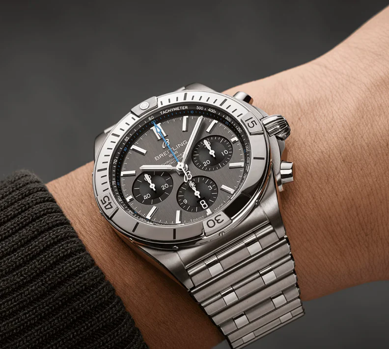 Chronomat B01 42mm / Titanium | Gray Dial - Image 5