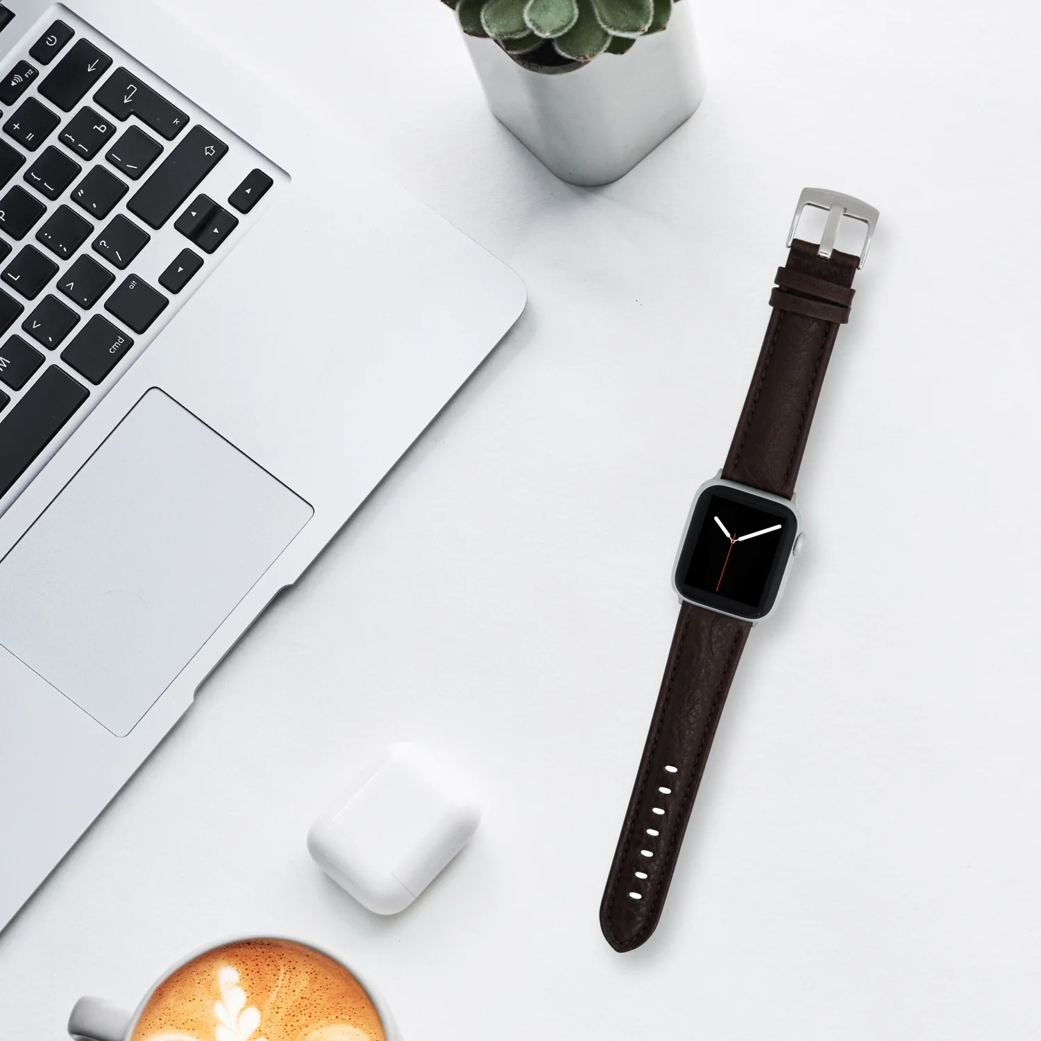 Classic Leather Buffalo Pattern Band for Apple Watch Series 8/7/6/5/4/3/2/1/SE Brown (38mm | 40mm | 41mm) | Dial - Image 4