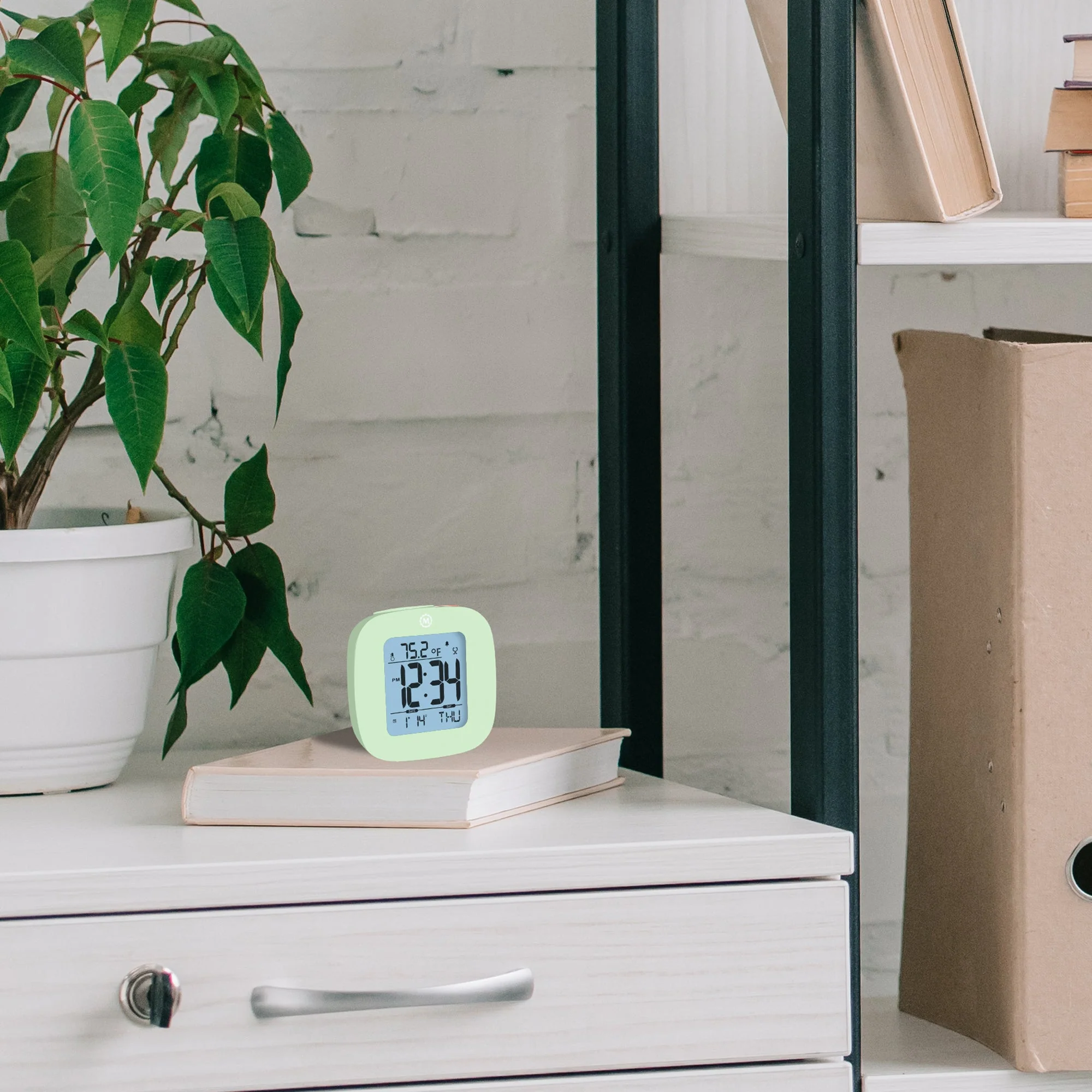 Compact Alarm Clock with Temperature and Date Clock, LCD, Alarm, Mini, Green (25/50) - Image 4