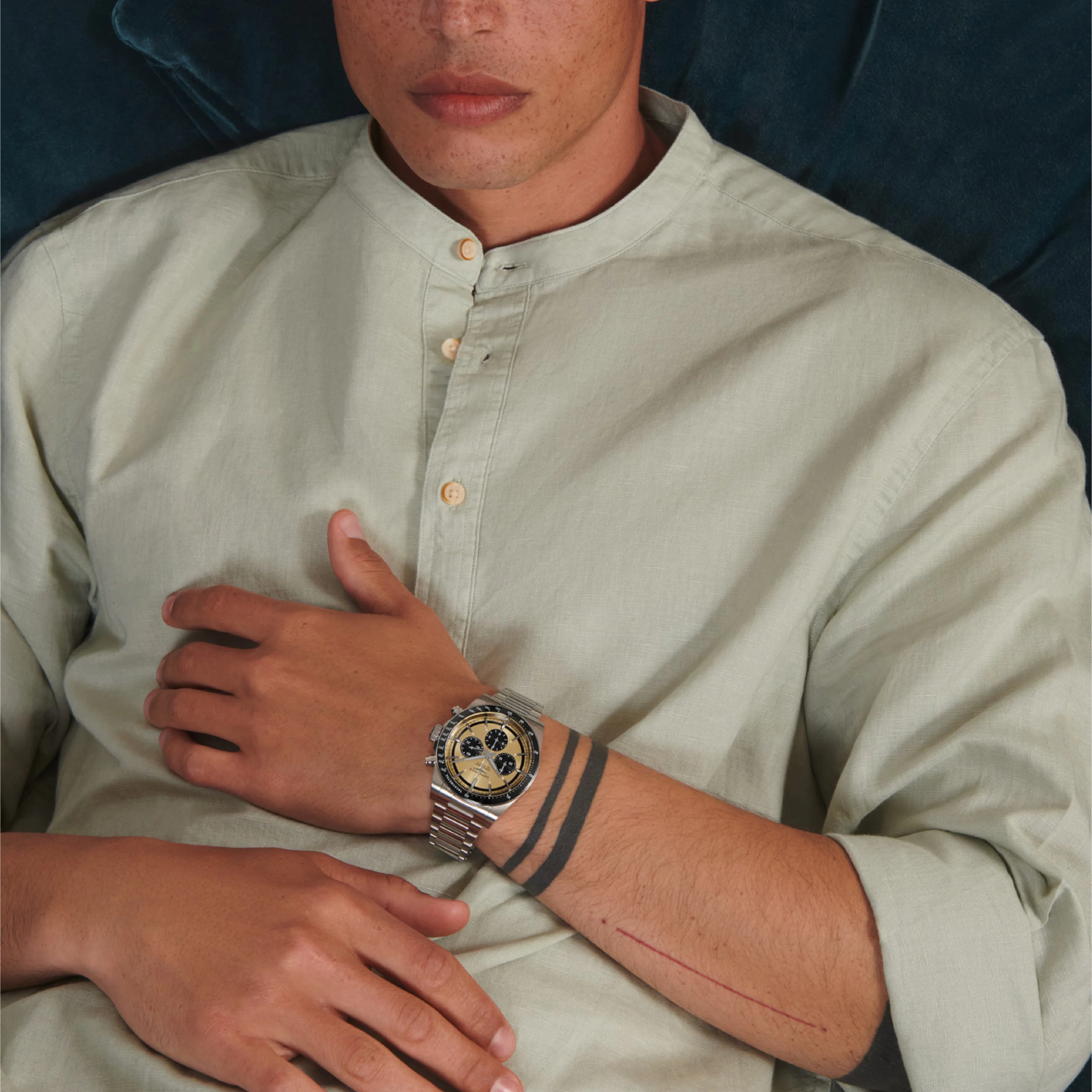 Conquest Chronograph Gold / Stainless Steel | Gold Dial - Image 3