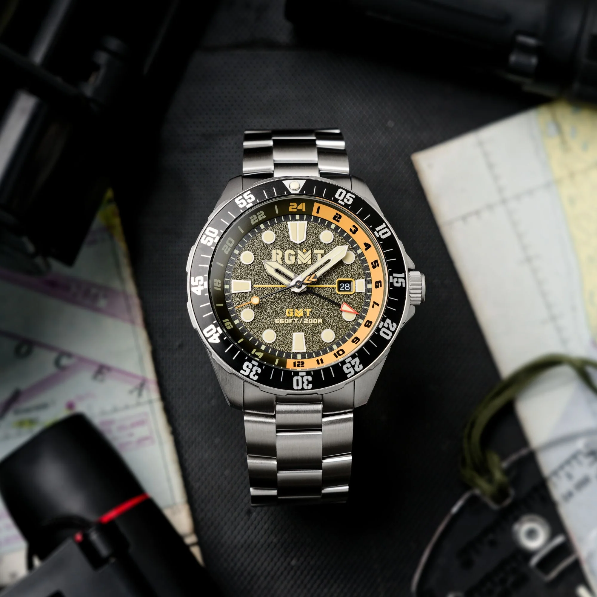 CONTINENTAL GMT GREEN / SOLID STAINLESS STEEL BRACELET Green Dial - Image 3