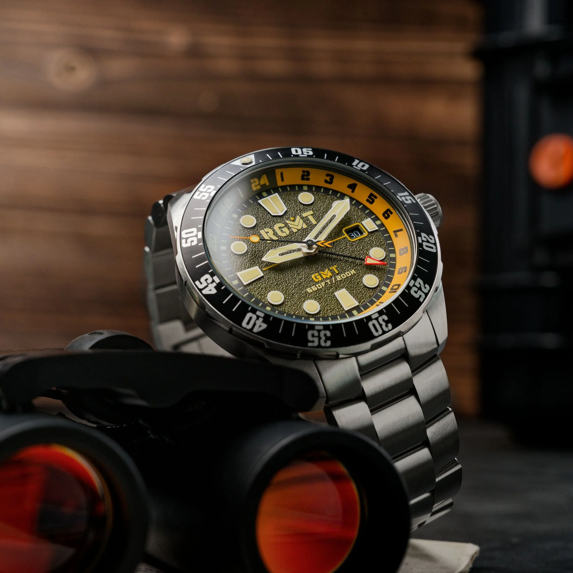 CONTINENTAL GMT GREEN / SOLID STAINLESS STEEL BRACELET Green Dial - Image 4