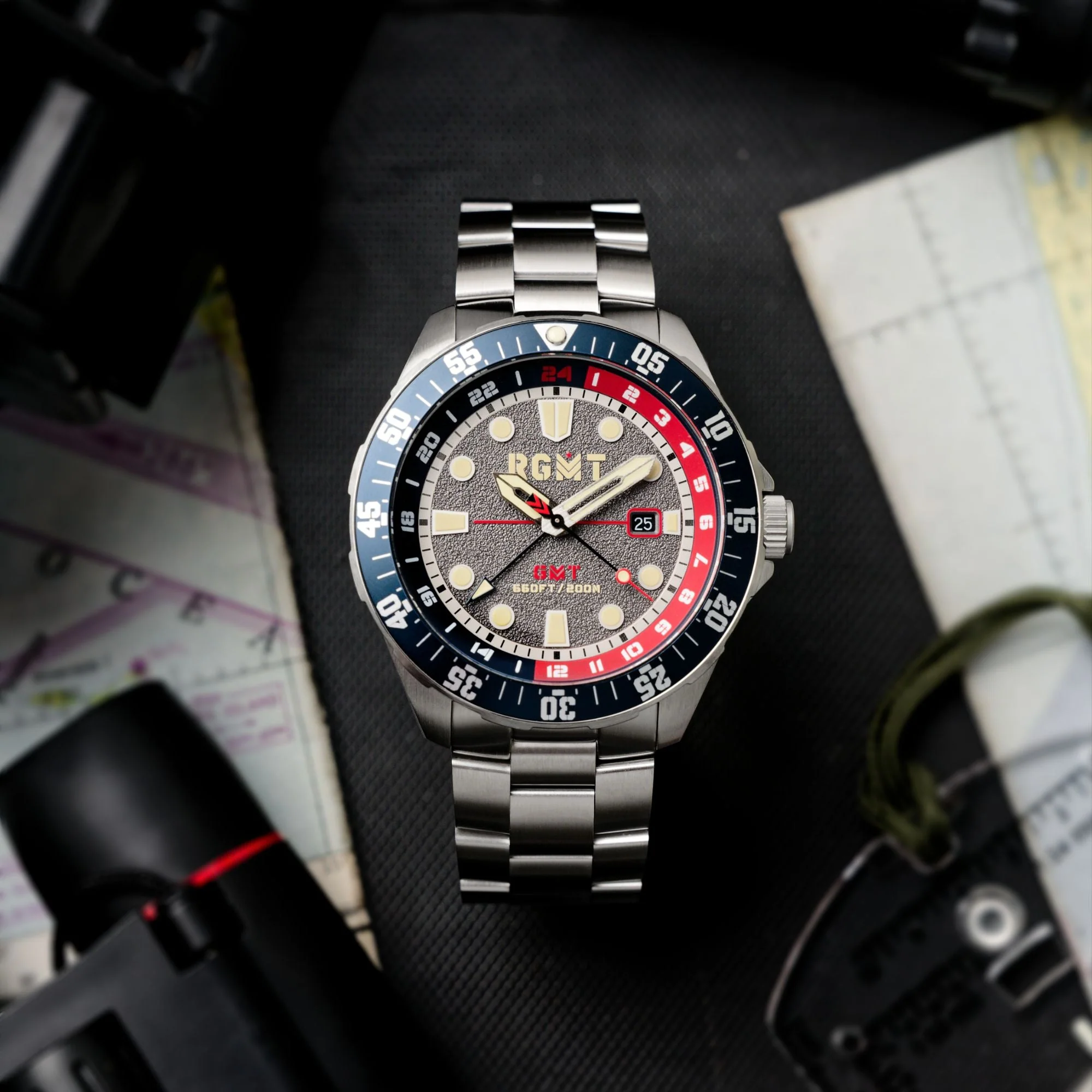 CONTINENTAL GMT GREY / SOLID STAINLESS STEEL BRACELET | Gray Dial - Image 3