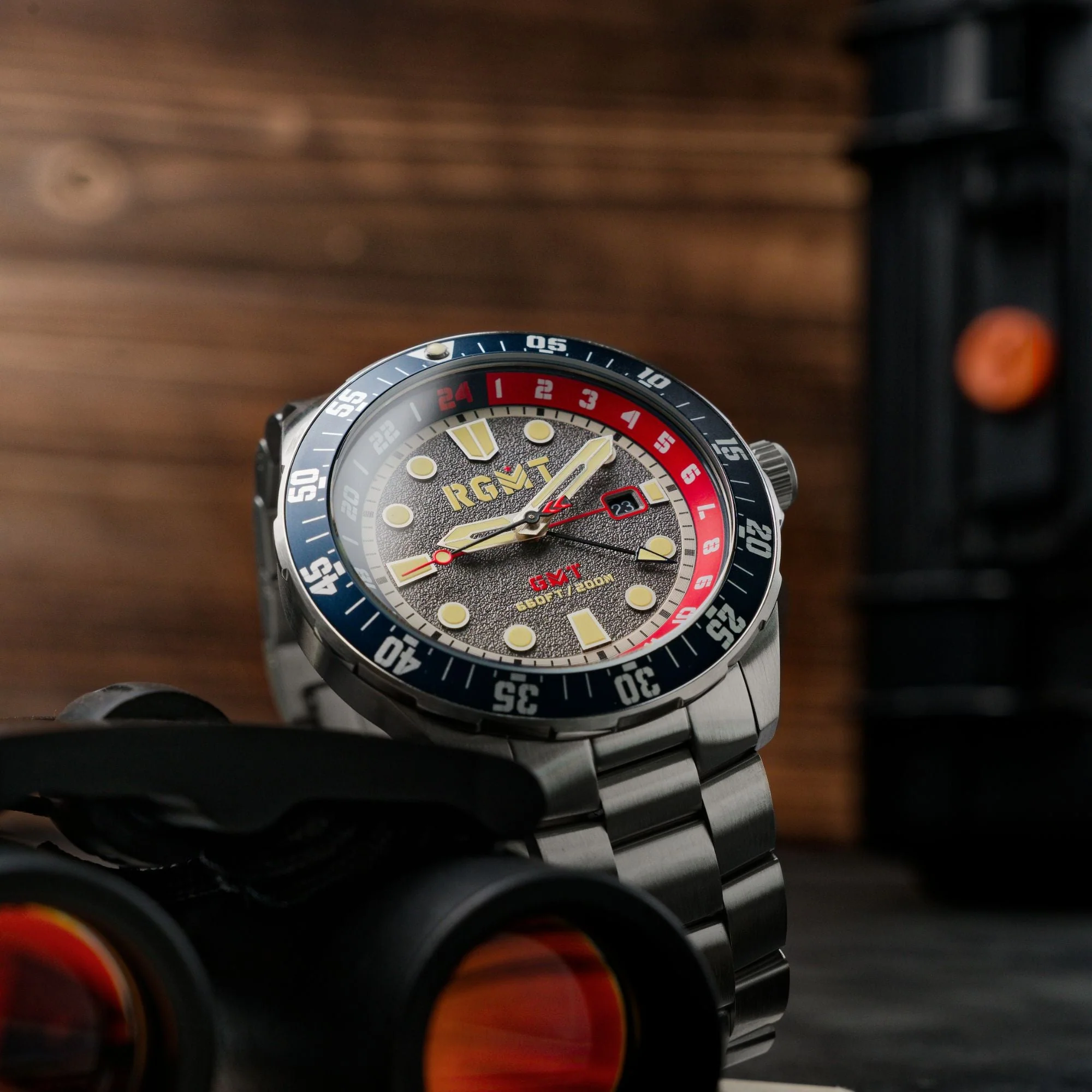 CONTINENTAL GMT GREY / SOLID STAINLESS STEEL BRACELET | Gray Dial - Image 4