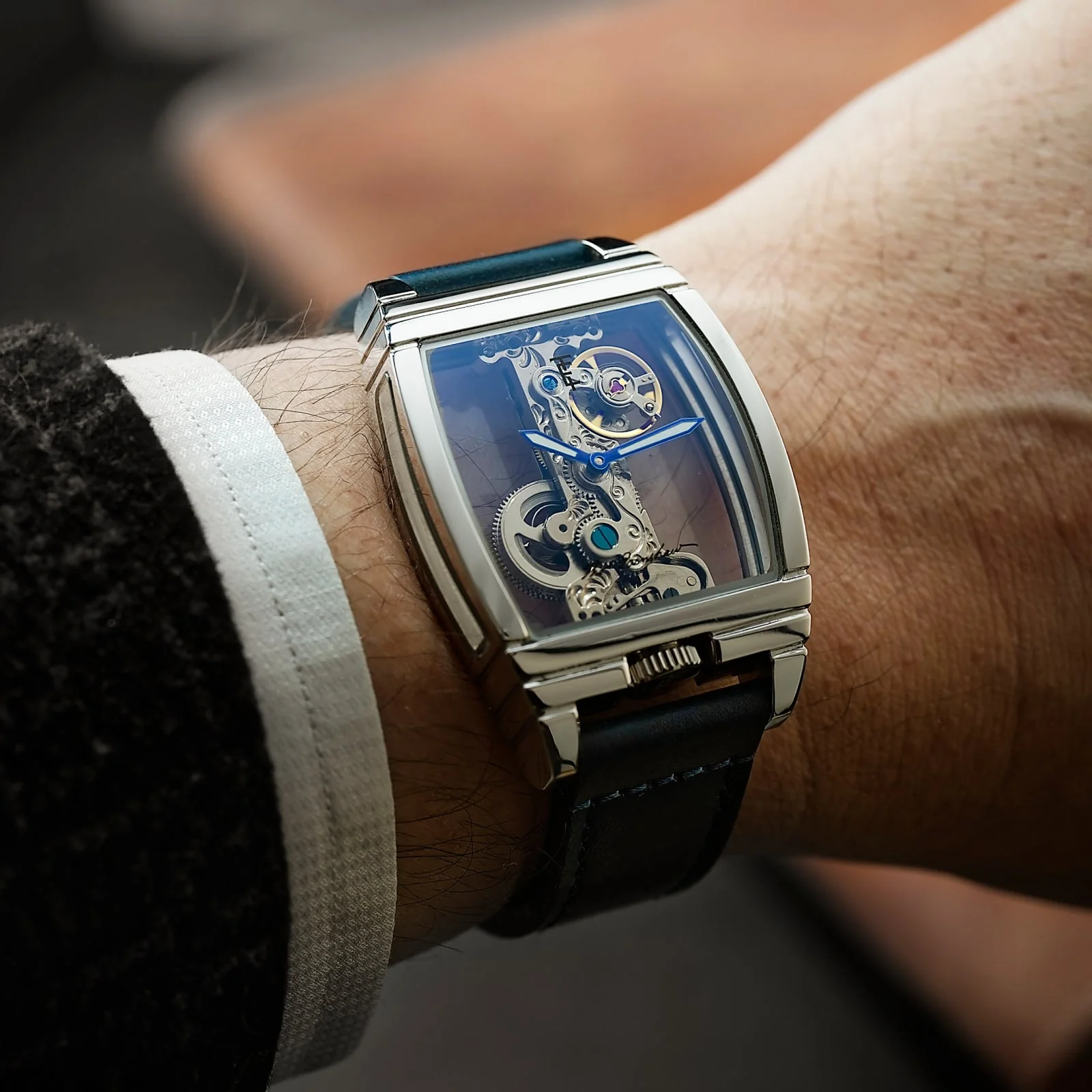 Discovery Wolver Bridge Mechanical Blue / Genuine Leather | Transparent Dial - Image 2