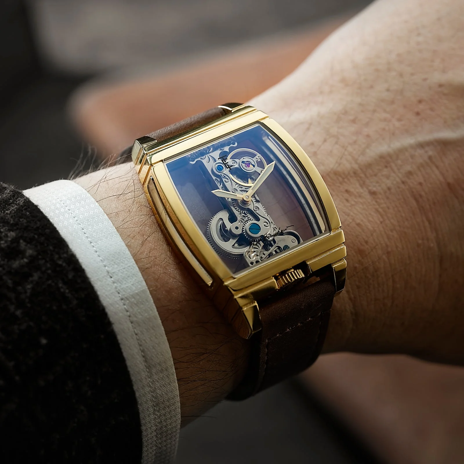 Discovery Wolver Bridge Mechanical Gold / Genuine Leather | Transparent Dial - Image 2