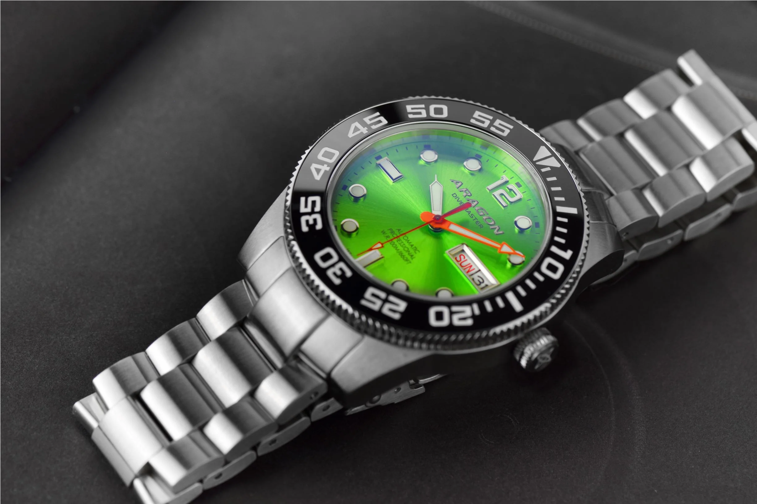 Divemaster 42 NH36 Automatic (Bracelet) Lime Green Dial | Lime Green Dial Dial - Image 4