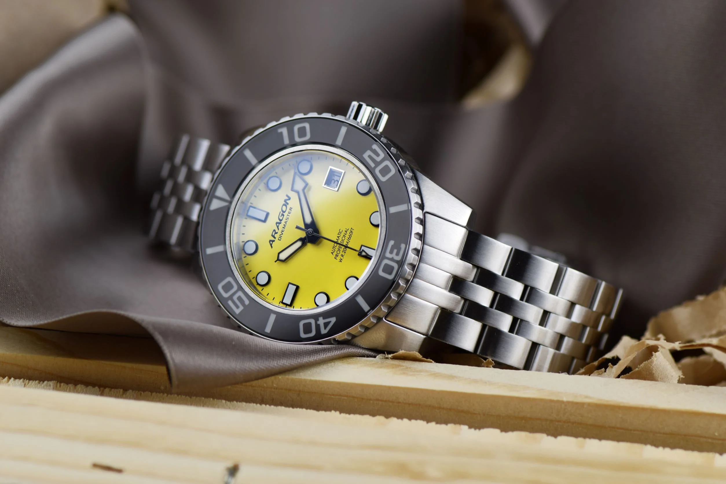 Divemaster 42 Swiss R150 Automatic Yellow Dial | Yellow Dial - Image 2