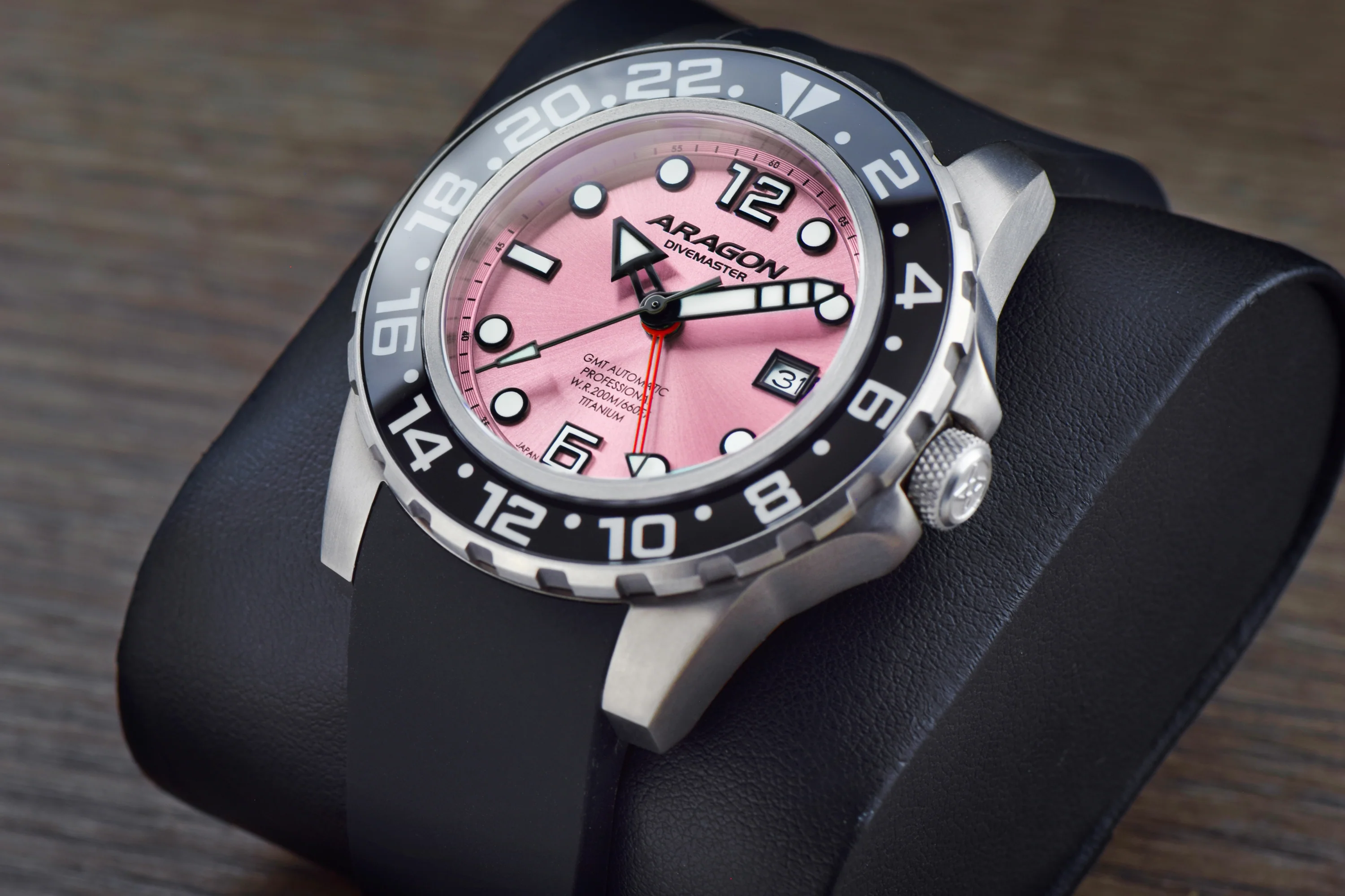 Divemaster TI GMT 50mm LE Pink Dial | Pink Dial - Image 2