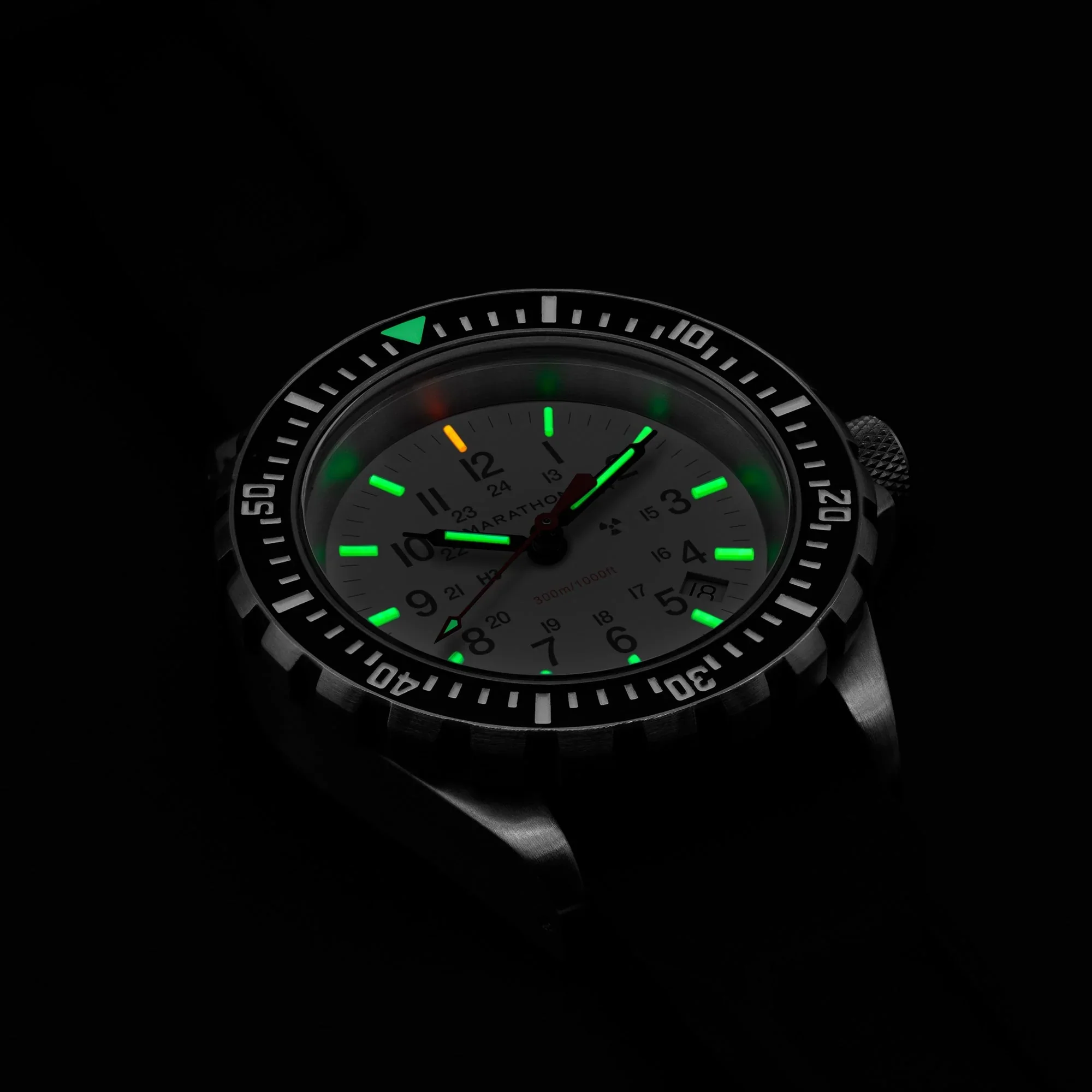 Divers Quartz White NGM/Steel Bracelet | Arctic White Dial - Image 2