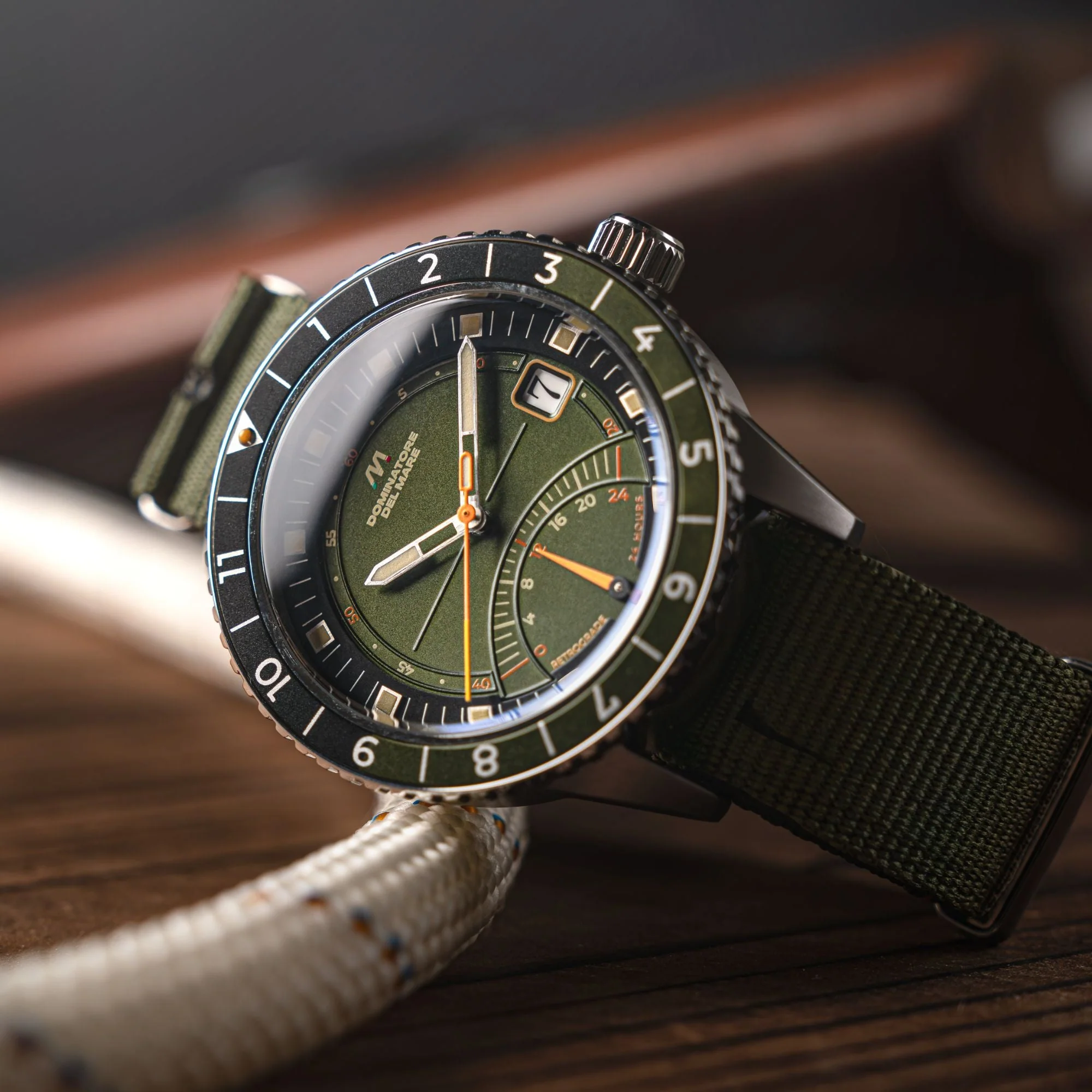 Fano Retrograde Green / Nylon Strap | Green Dial - Image 2