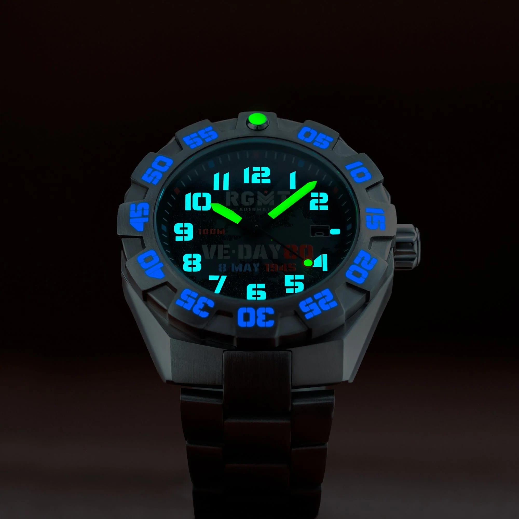 FIELD MASTER AUTOMATIC VE-DAY 80TH LIMITED EDITION BLACK / STAINLESS STEEL | Black Dial - Image 3
