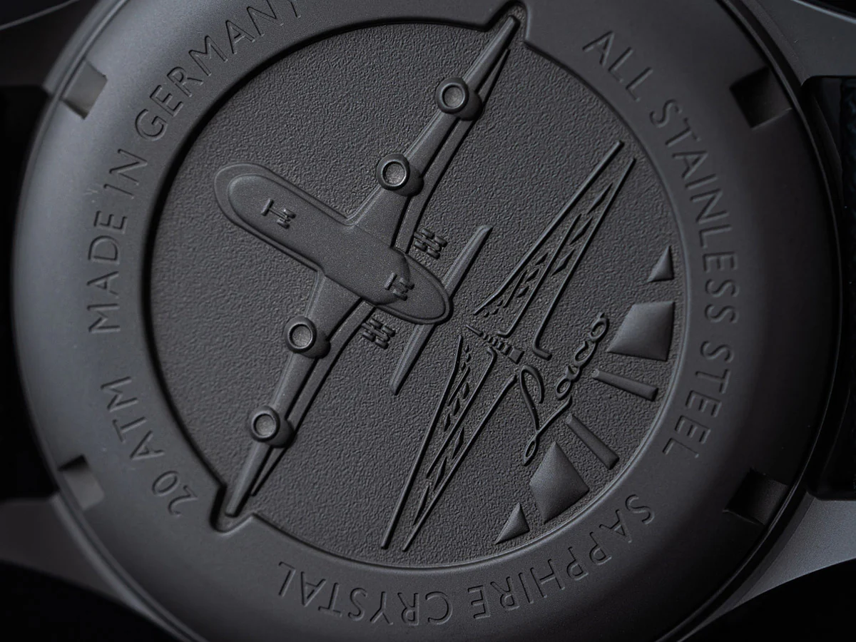 Hamburg DIN 8330 | Black Dial - Image 10