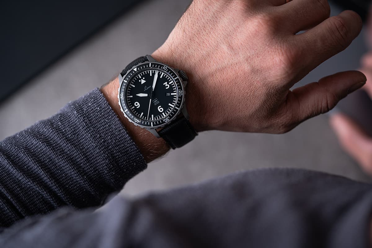 Hamburg DIN 8330 | Black Dial - Image 3